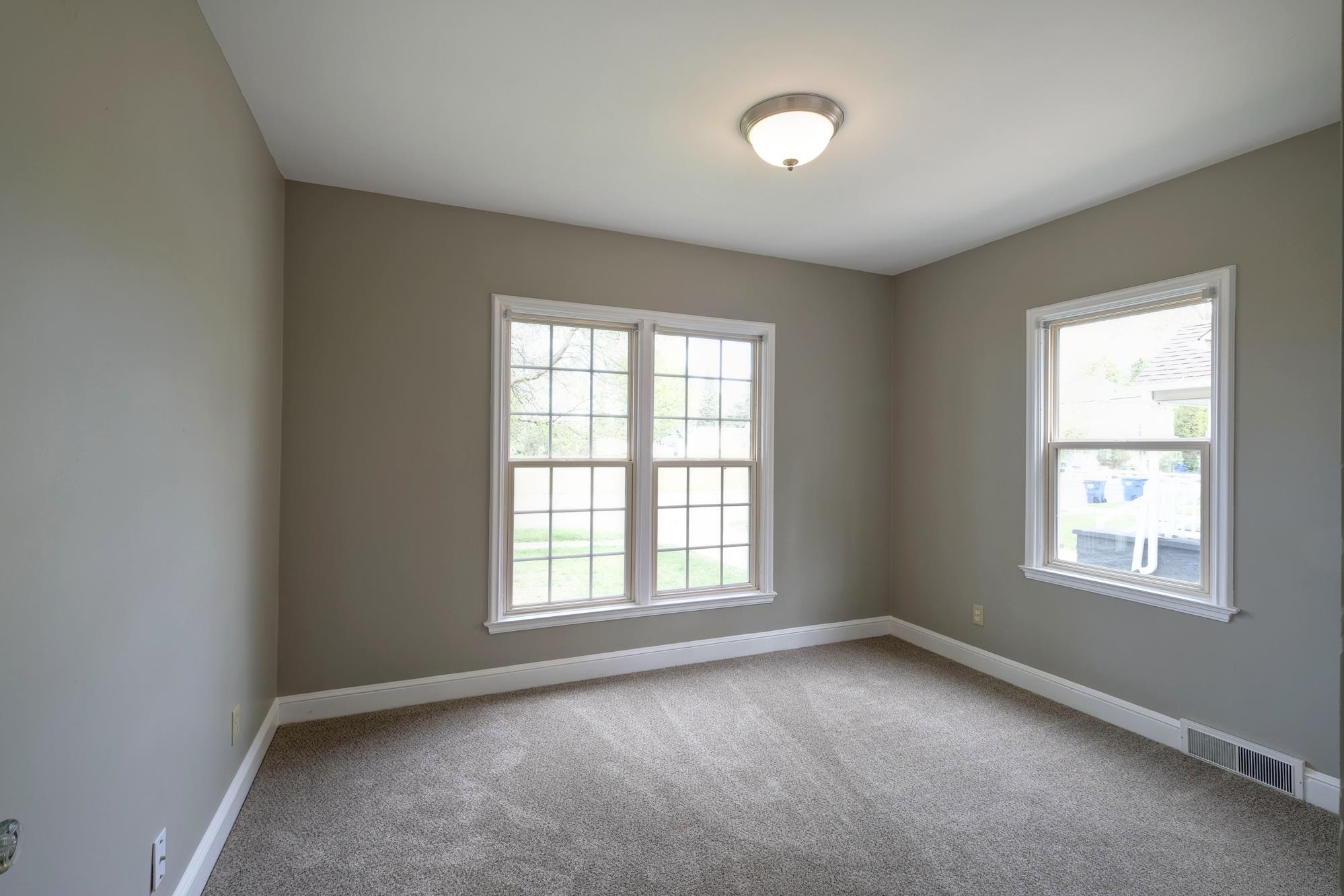 613 FLORAL AVENUE, Wausau, Wisconsin 54403, 5 Bedrooms Bedrooms, ,2 BathroomsBathrooms,Residential,For Sale,613 FLORAL AVENUE,22602313