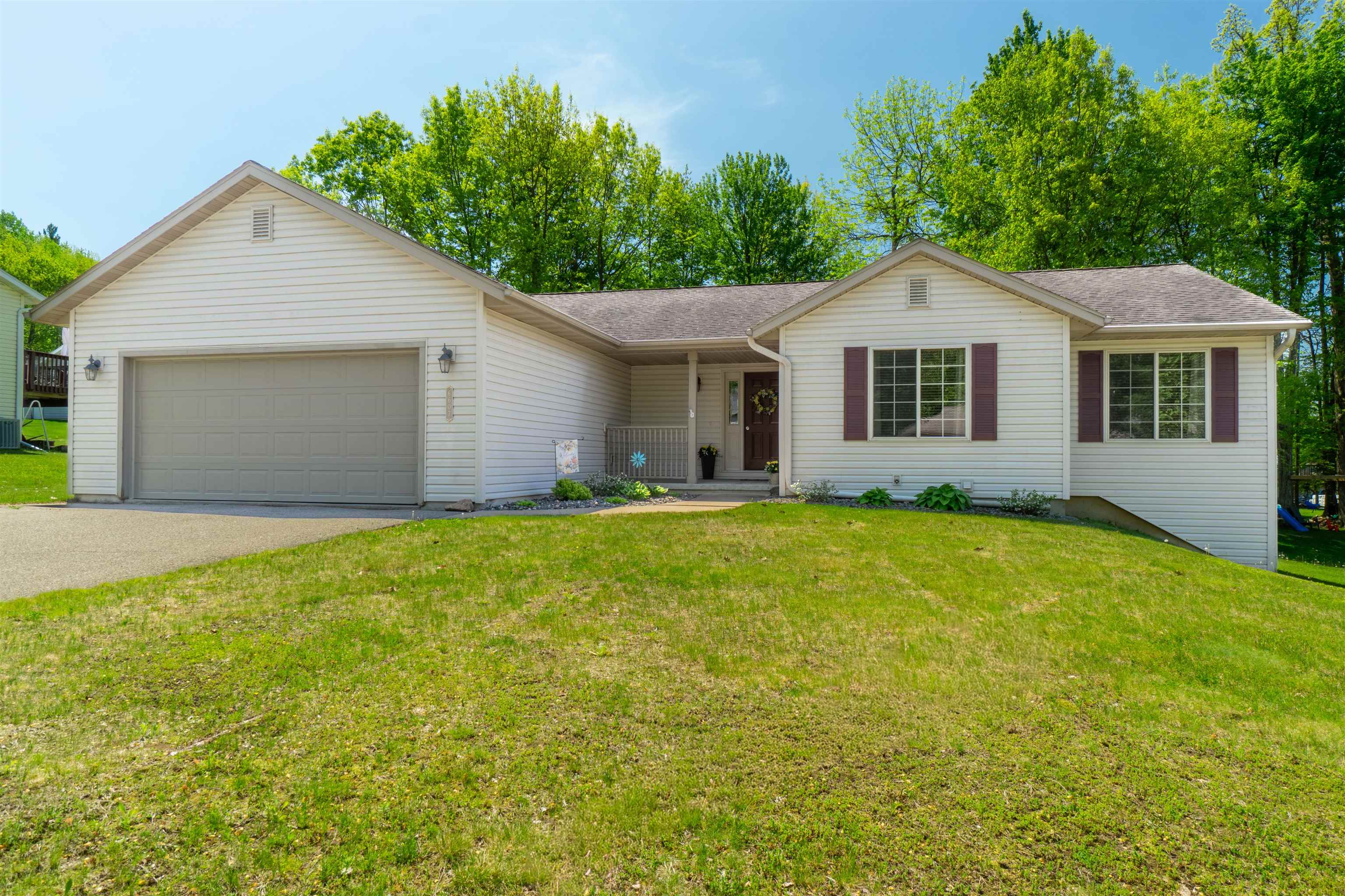 6607 CAVIN DRIVE, Wausau, Wisconsin 54401, 4 Bedrooms Bedrooms, ,3 BathroomsBathrooms,Residential,For Sale,6607 CAVIN DRIVE,22602316