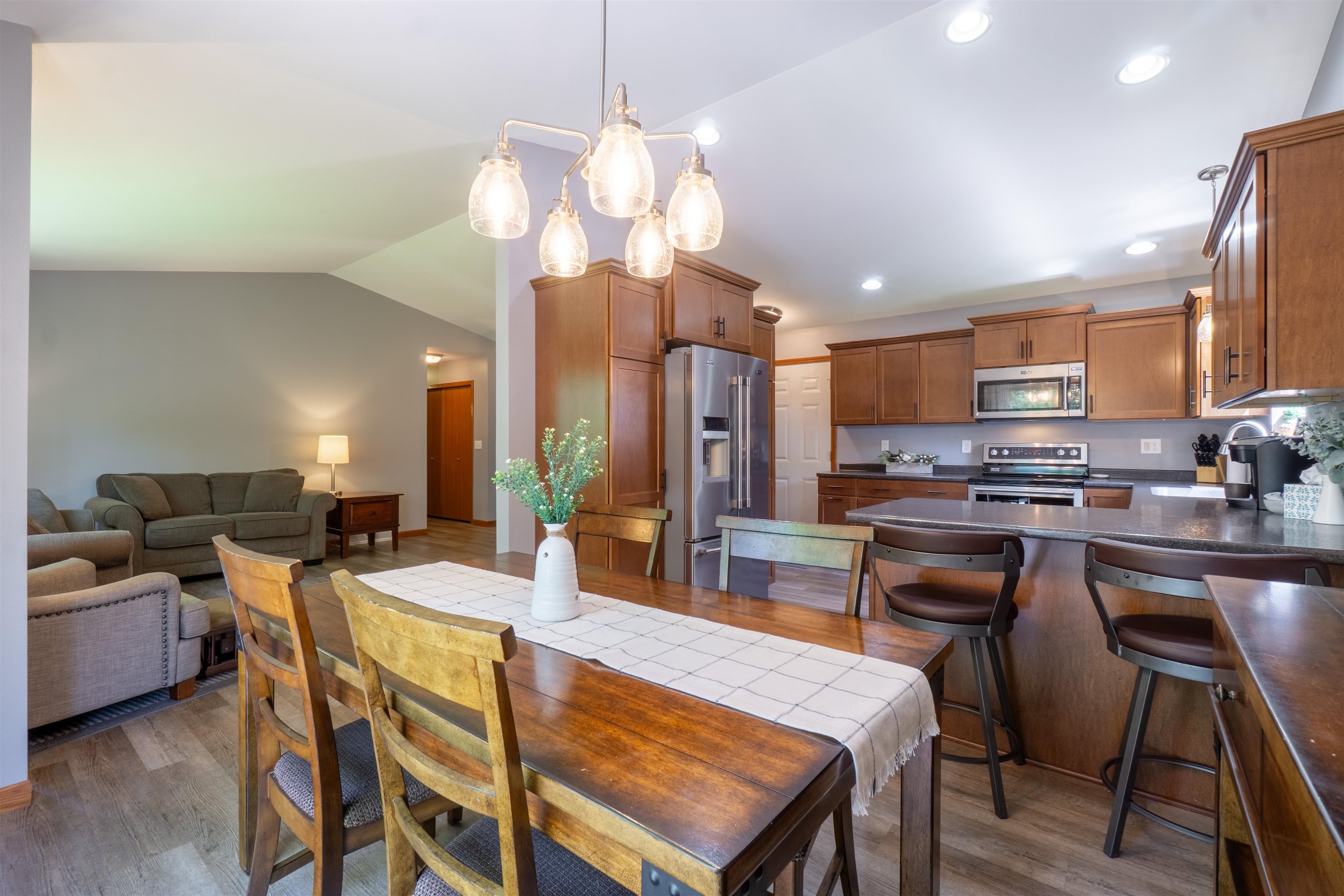 6607 CAVIN DRIVE, Wausau, Wisconsin 54401, 4 Bedrooms Bedrooms, ,3 BathroomsBathrooms,Residential,For Sale,6607 CAVIN DRIVE,22602316