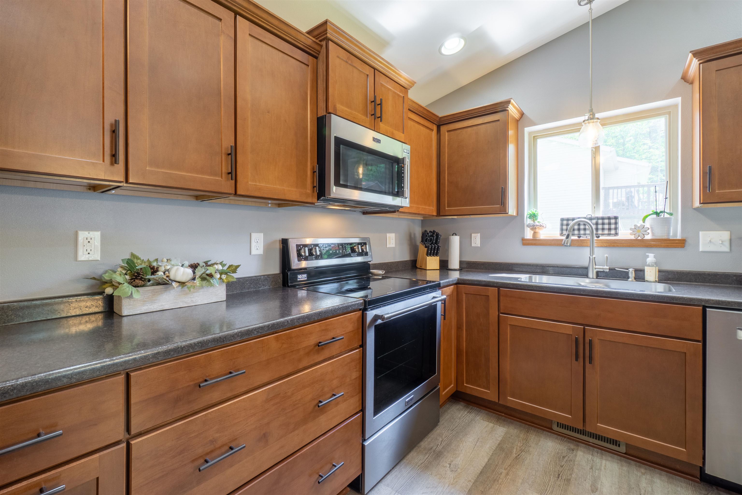 6607 CAVIN DRIVE, Wausau, Wisconsin 54401, 4 Bedrooms Bedrooms, ,3 BathroomsBathrooms,Residential,For Sale,6607 CAVIN DRIVE,22602316