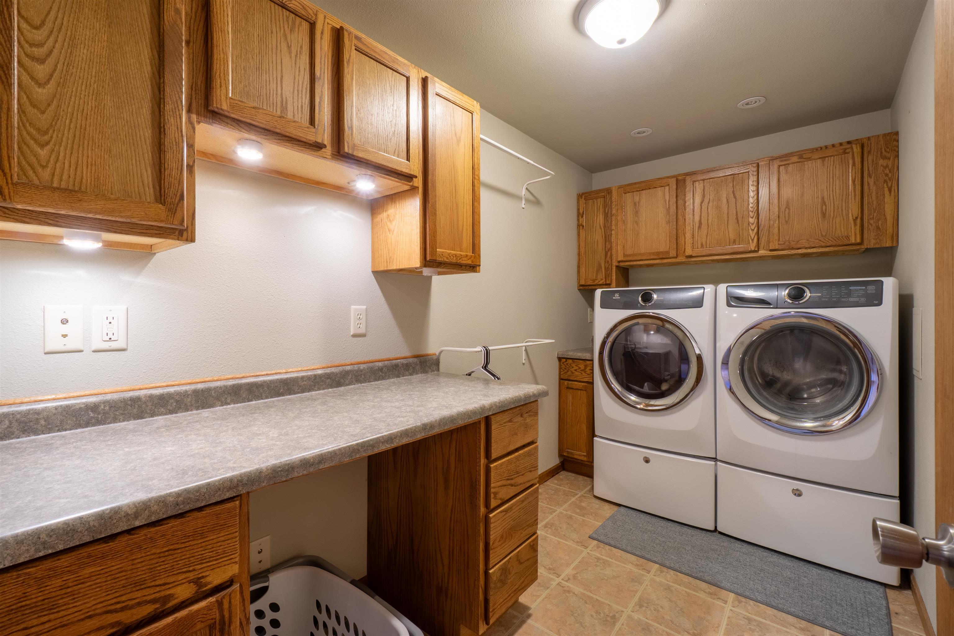 6607 CAVIN DRIVE, Wausau, Wisconsin 54401, 4 Bedrooms Bedrooms, ,3 BathroomsBathrooms,Residential,For Sale,6607 CAVIN DRIVE,22602316