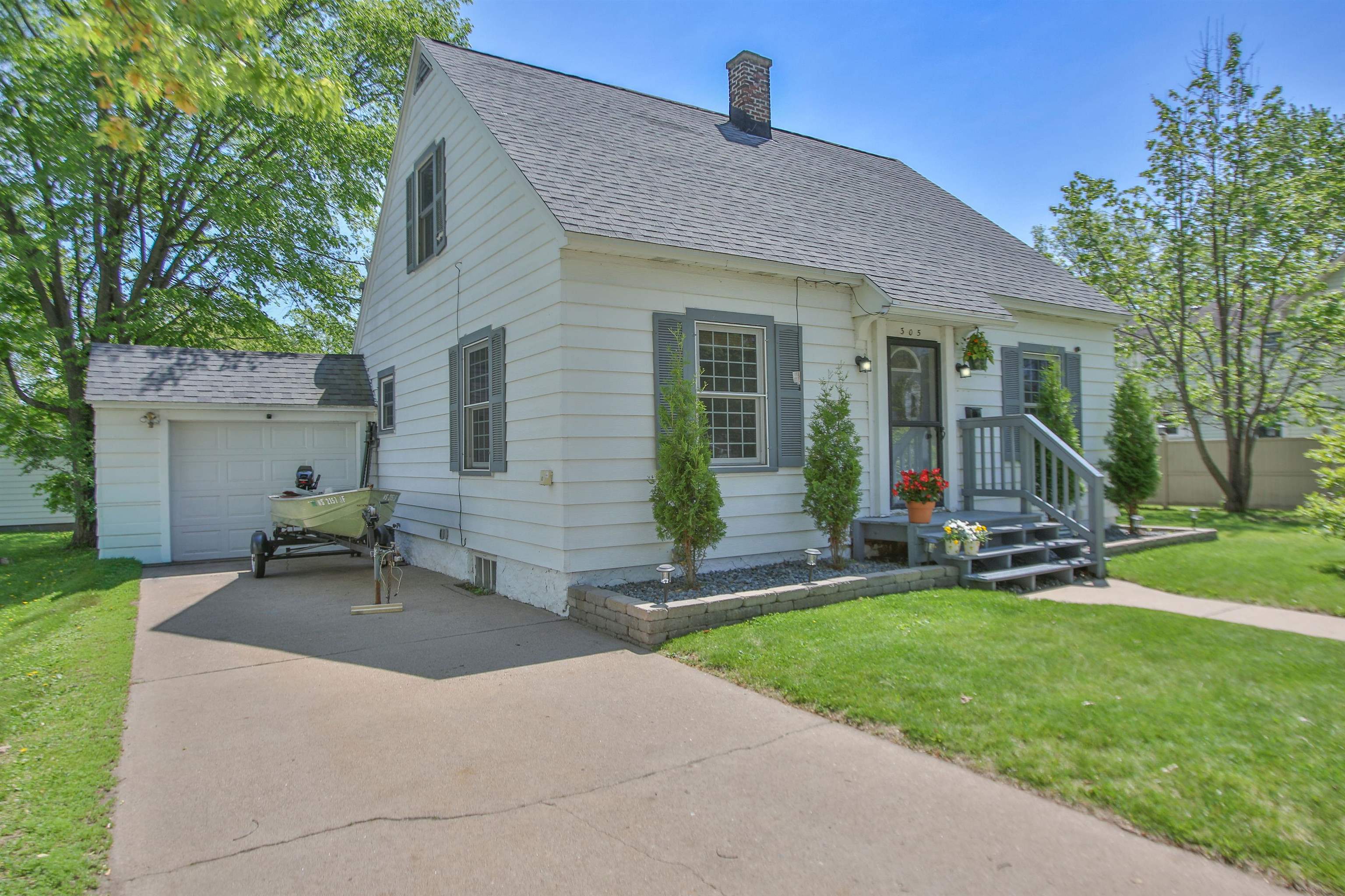 305 N STUYVESANT STREET, Merrill, Wisconsin 54452, 2 Bedrooms Bedrooms, ,1 BathroomBathrooms,Residential,For Sale,305 N STUYVESANT STREET,22602318