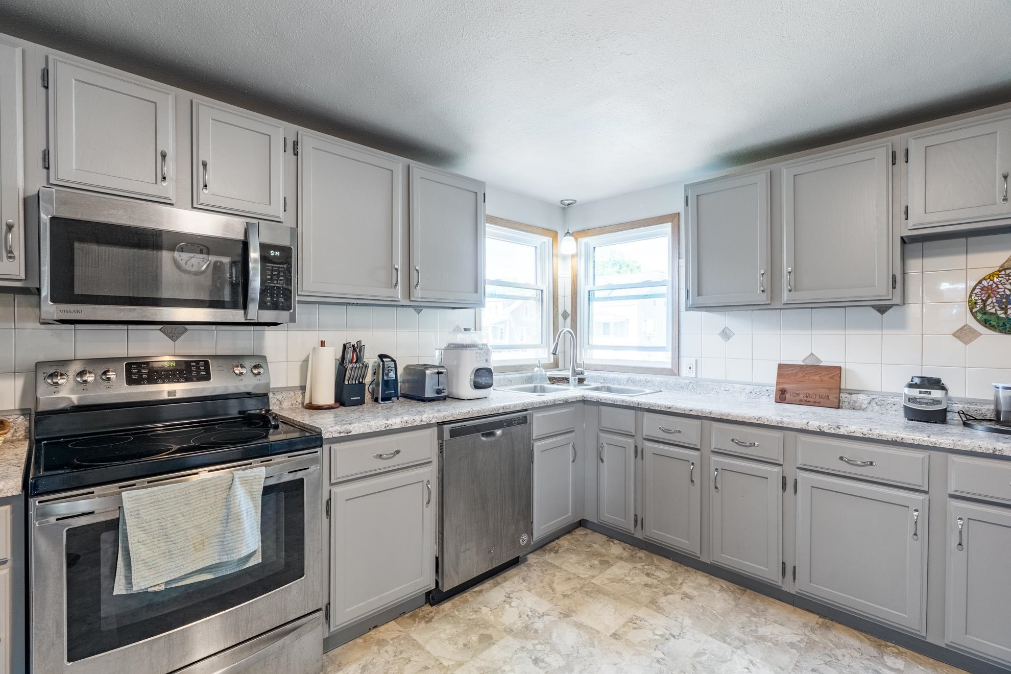 851 BAKER STREET, Wisconsin Rapids, Wisconsin 54494, 3 Bedrooms Bedrooms, ,2 BathroomsBathrooms,Residential,For Sale,851 BAKER STREET,22602319