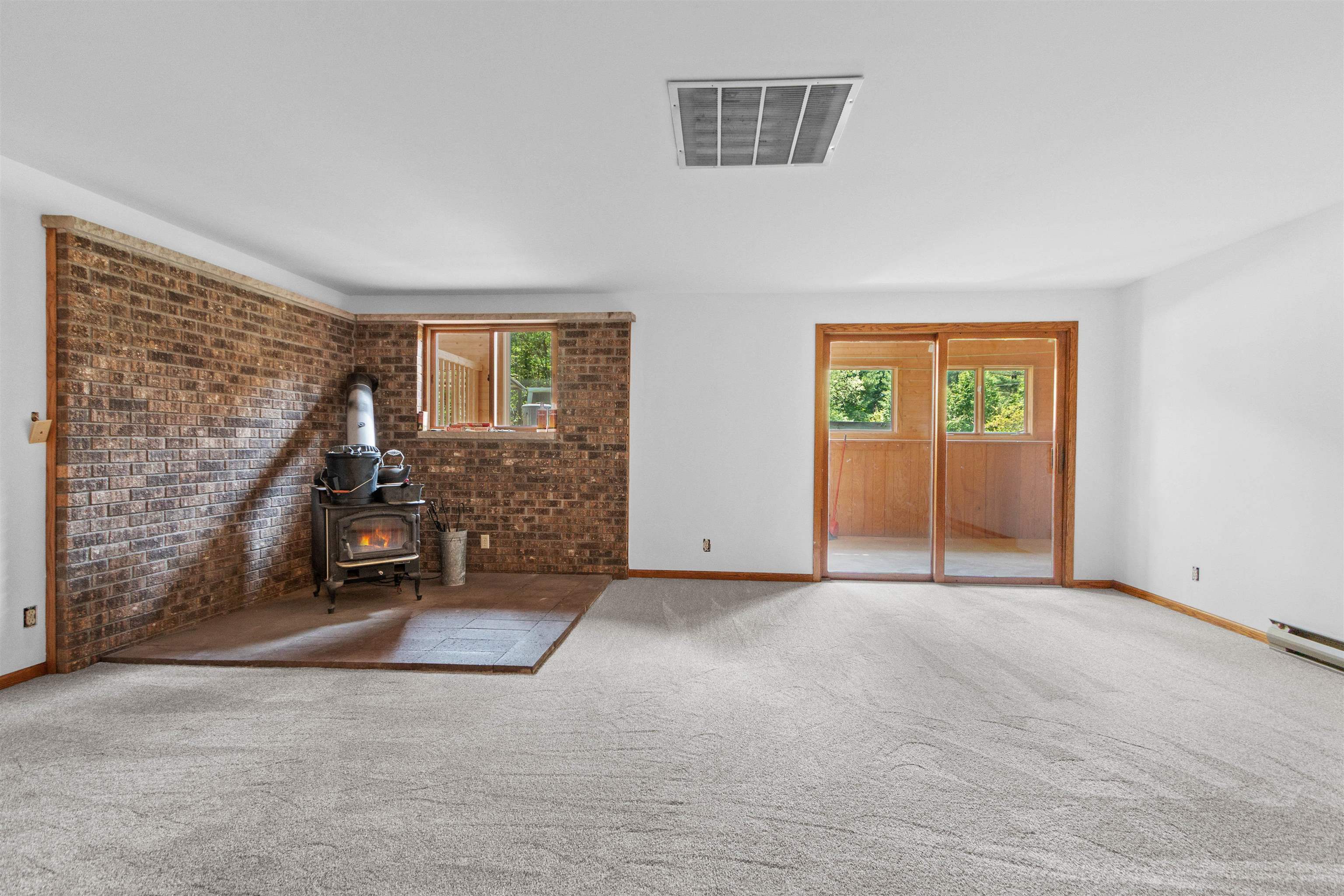 2401 LAKEVIEW DRIVE, Junction City, Wisconsin 54443, 3 Bedrooms Bedrooms, ,2 BathroomsBathrooms,Residential,For Sale,2401 LAKEVIEW DRIVE,22602320