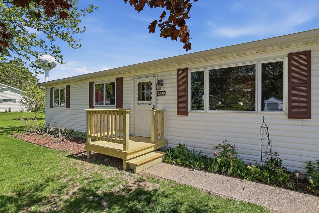 3008 W HUETTER STREET, Marshfield, Wisconsin 54449, 3 Bedrooms Bedrooms, ,1 BathroomBathrooms,Residential,For Sale,3008 W HUETTER STREET,22602323