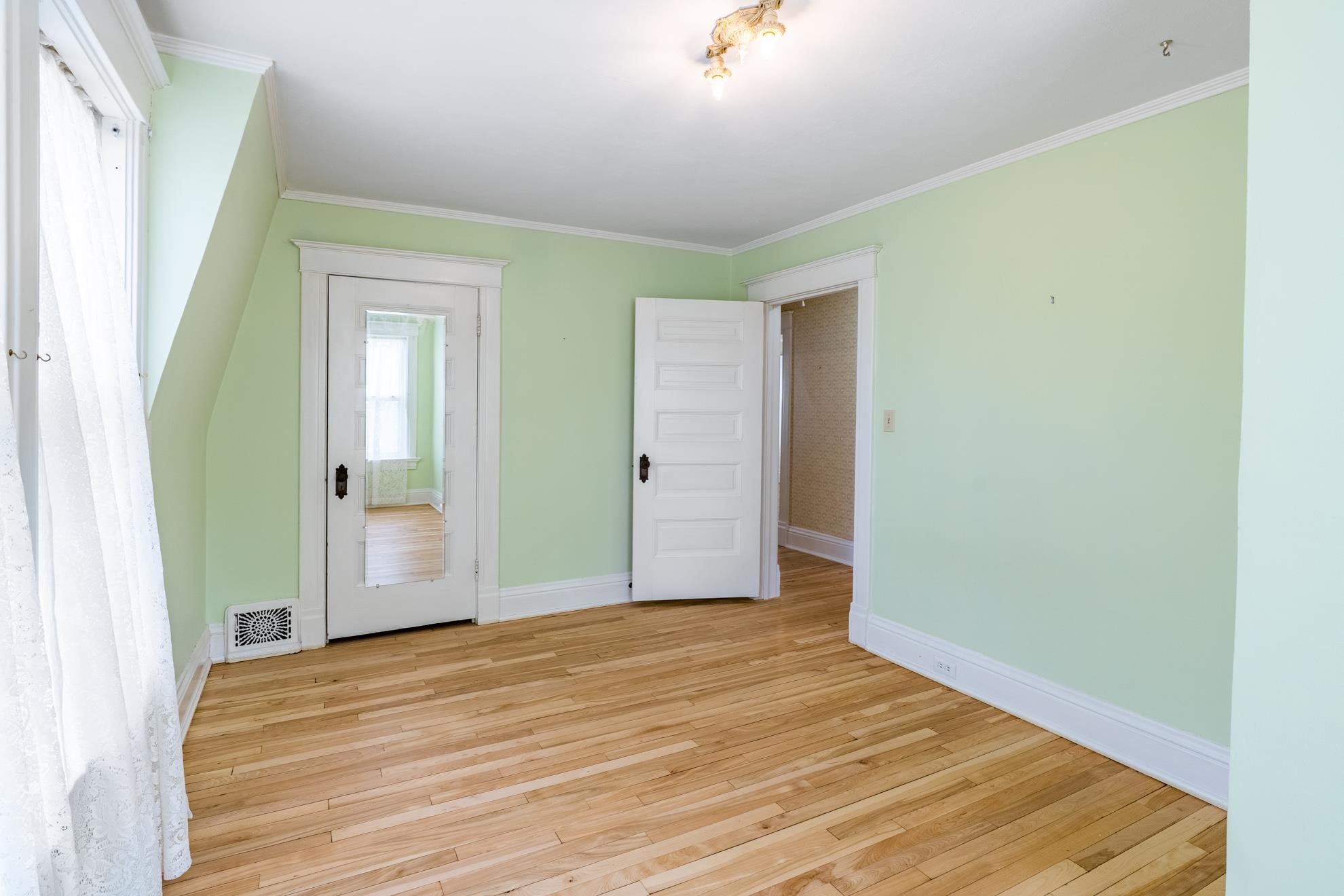 917 McClellan Street, Wausau, Wisconsin 54403, 4 Bedrooms Bedrooms, ,2 BathroomsBathrooms,Residential,For Sale,917 McClellan Street,22602324