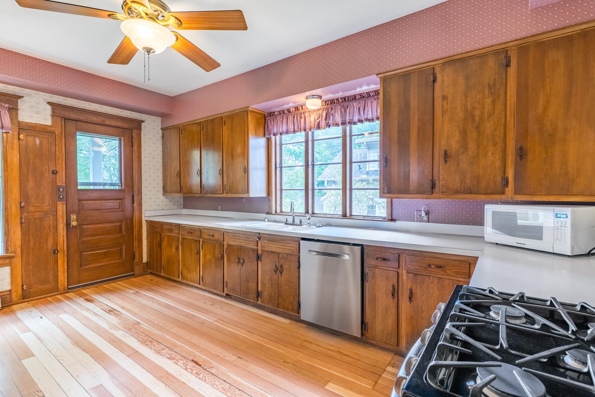 917 McClellan Street, Wausau, Wisconsin 54403, 4 Bedrooms Bedrooms, ,2 BathroomsBathrooms,Residential,For Sale,917 McClellan Street,22602324