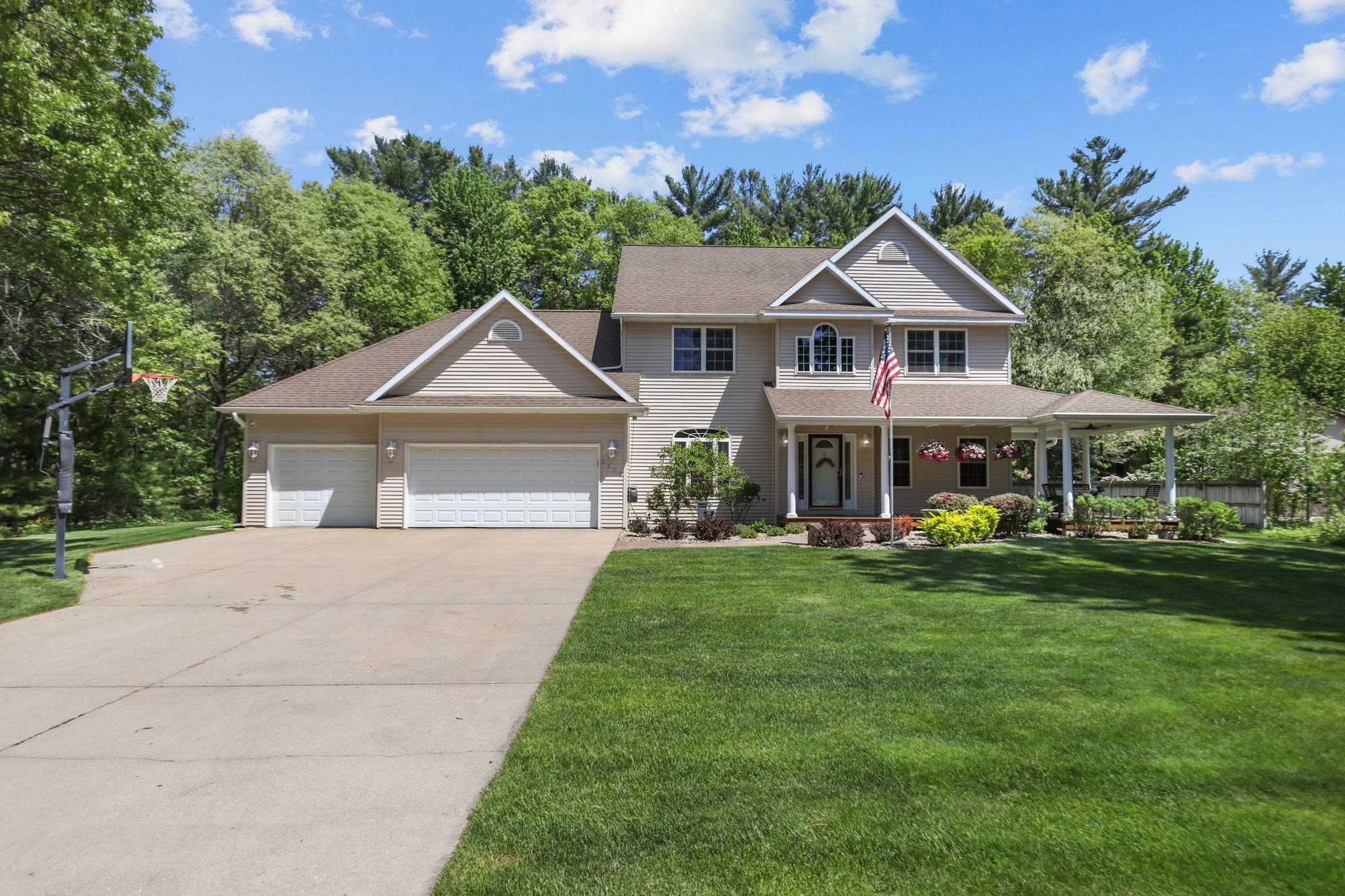 2020 NORWAY PINE DRIVE, Plover, Wisconsin 54467, 5 Bedrooms Bedrooms, ,3 BathroomsBathrooms,Residential,For Sale,2020 NORWAY PINE DRIVE,22602325
