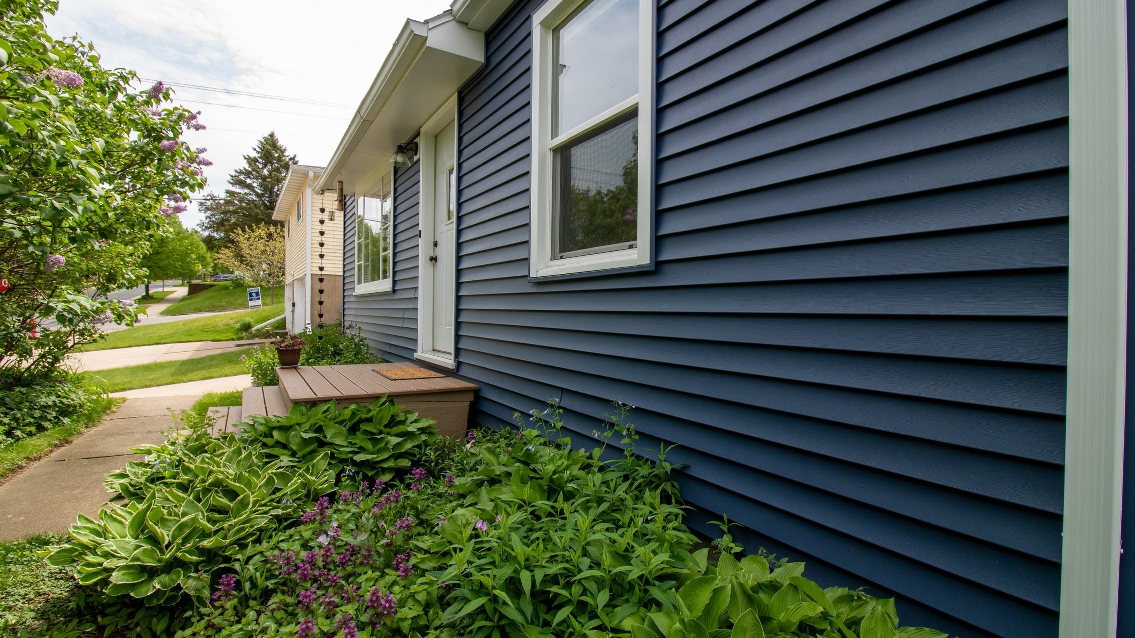 206 N 10TH AVENUE, Wausau, Wisconsin 54401, 4 Bedrooms Bedrooms, ,1 BathroomBathrooms,Residential,For Sale,206 N 10TH AVENUE,22602326