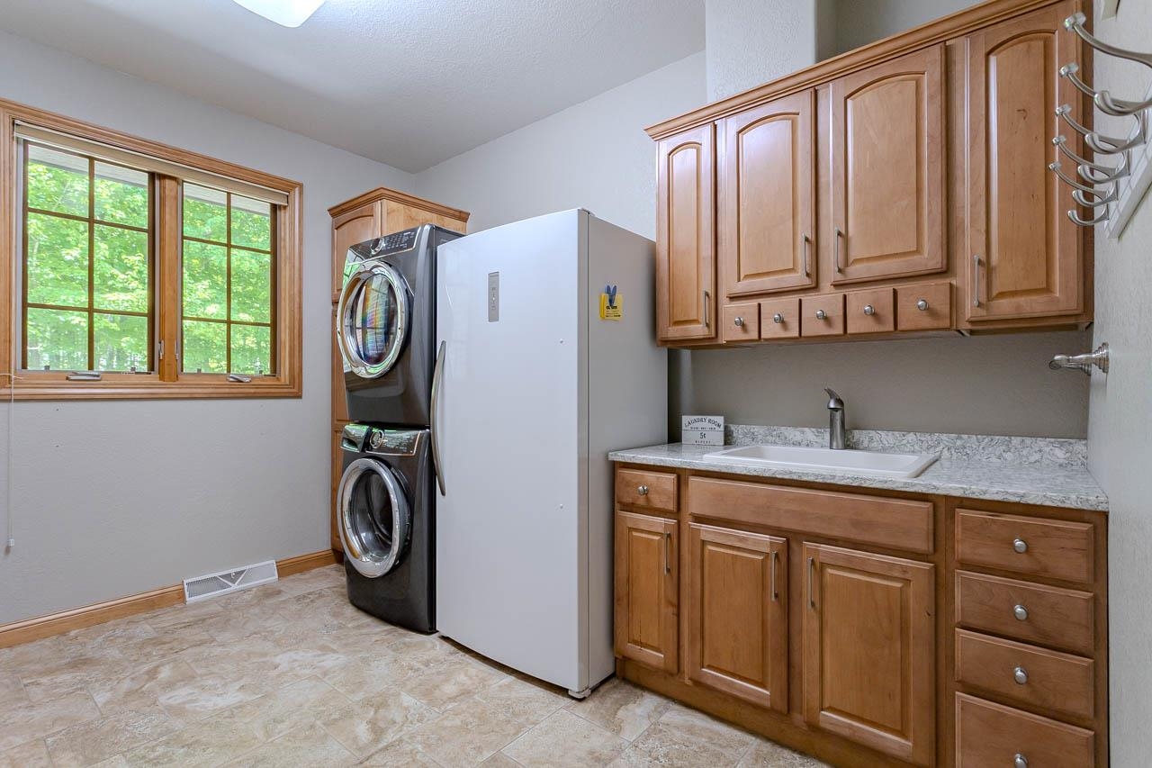 225210 MAPLEWOOD DRIVE, Weston, Wisconsin 54476, 5 Bedrooms Bedrooms, ,4 BathroomsBathrooms,Residential,For Sale,225210 MAPLEWOOD DRIVE,22602327