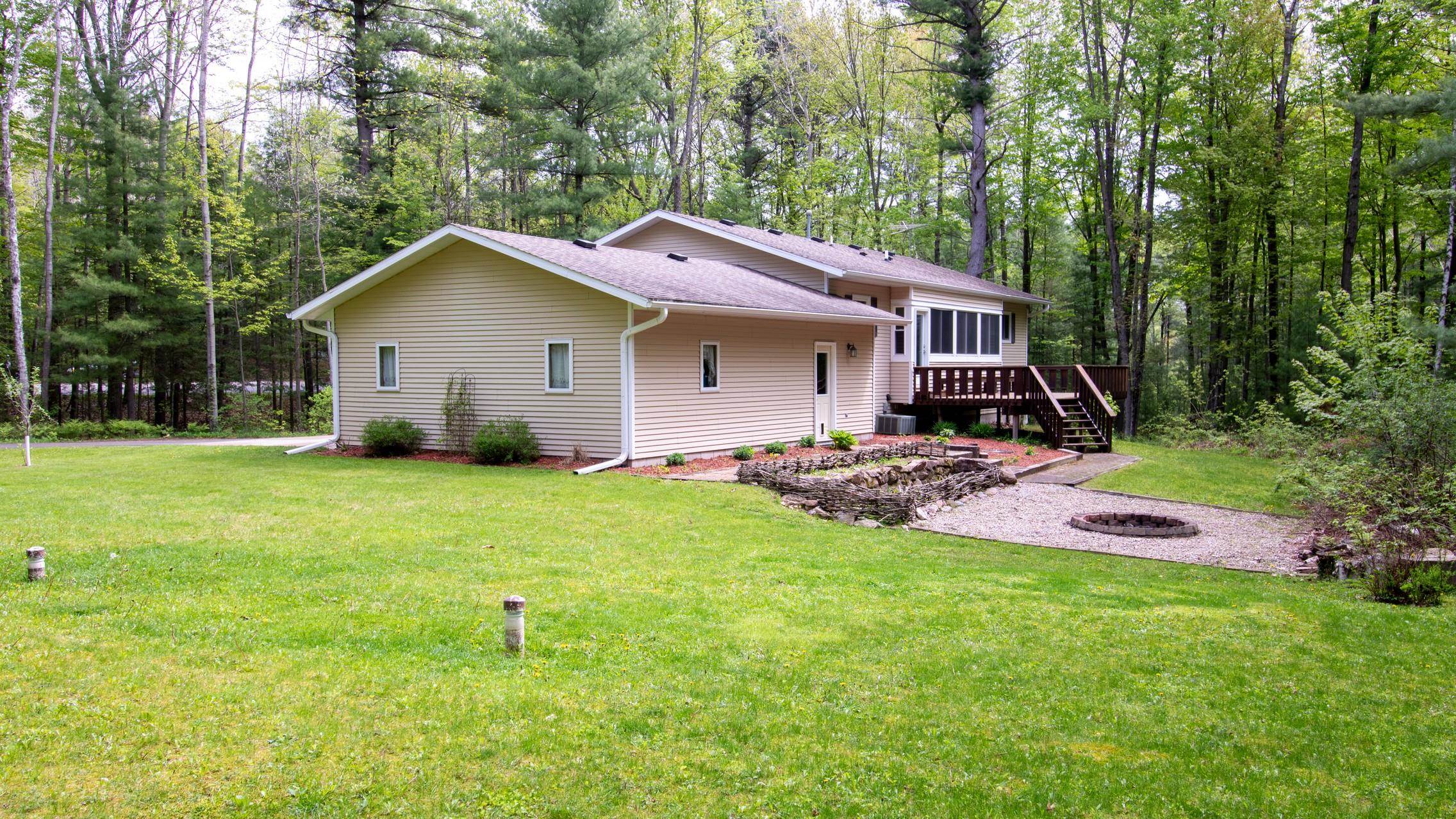 223135 BARBERRY COURT, Wausau, Wisconsin 54401, 3 Bedrooms Bedrooms, ,2 BathroomsBathrooms,Residential,For Sale,223135 BARBERRY COURT,22602328