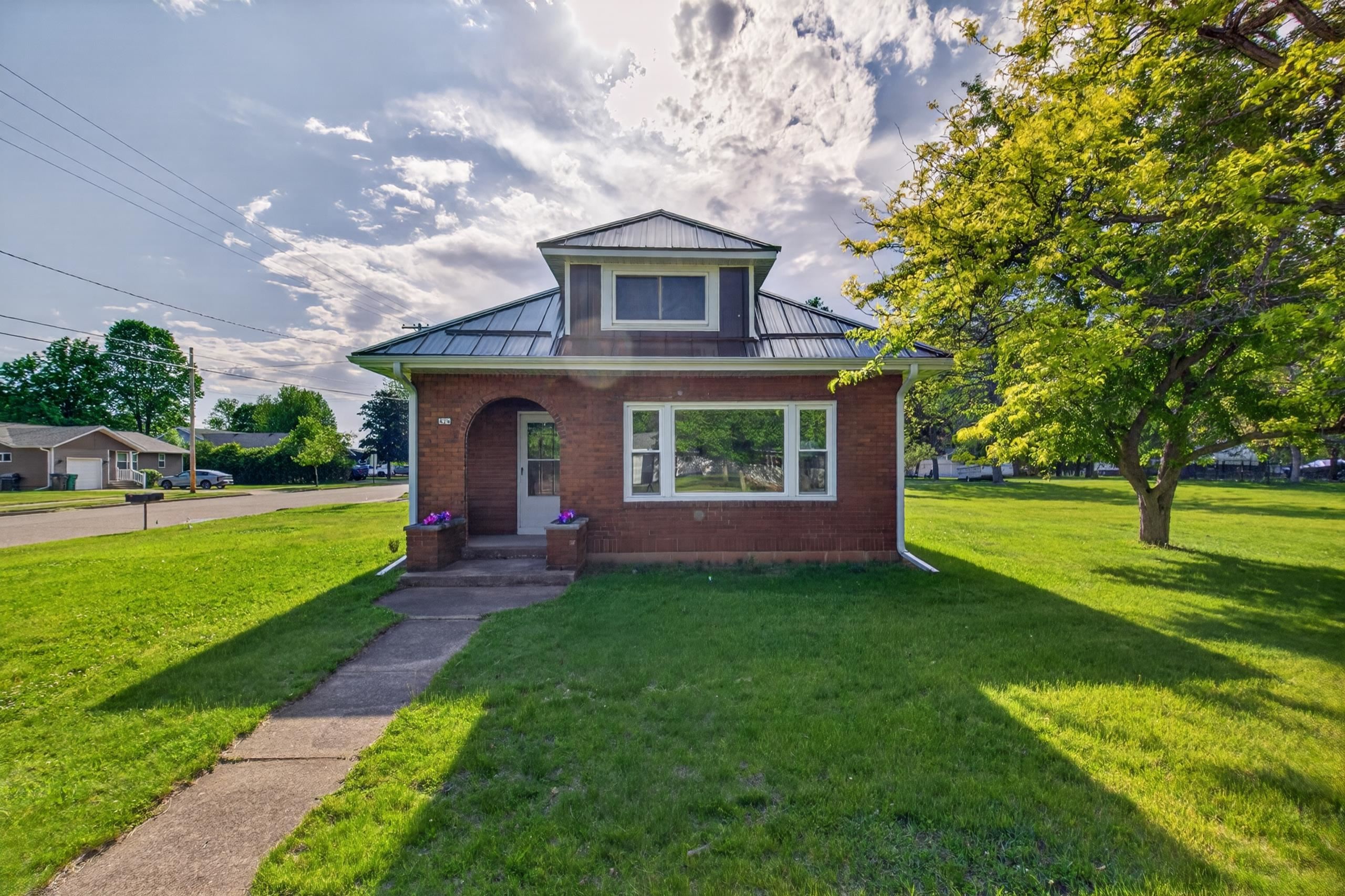 424 MAPLE STREET, Nekoosa, Wisconsin 54457, 3 Bedrooms Bedrooms, ,2 BathroomsBathrooms,Residential,For Sale,424 MAPLE STREET,22602331