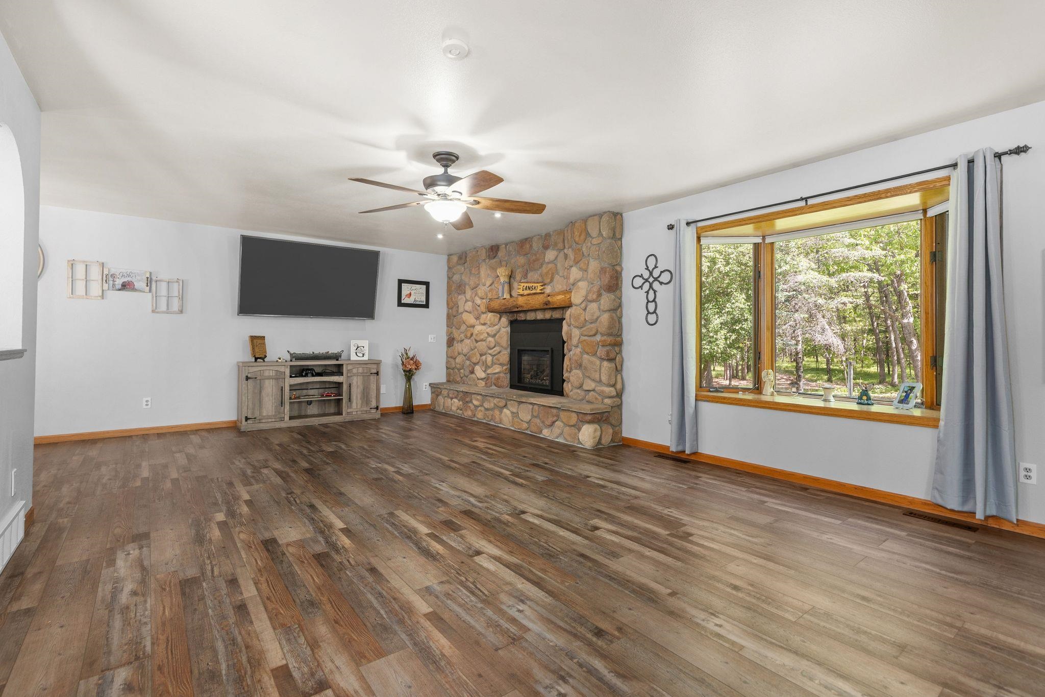 13359 HOLLYWOOD ROAD, Nekoosa, Wisconsin 54465, 4 Bedrooms Bedrooms, ,3 BathroomsBathrooms,Residential,For Sale,13359 HOLLYWOOD ROAD,22602333