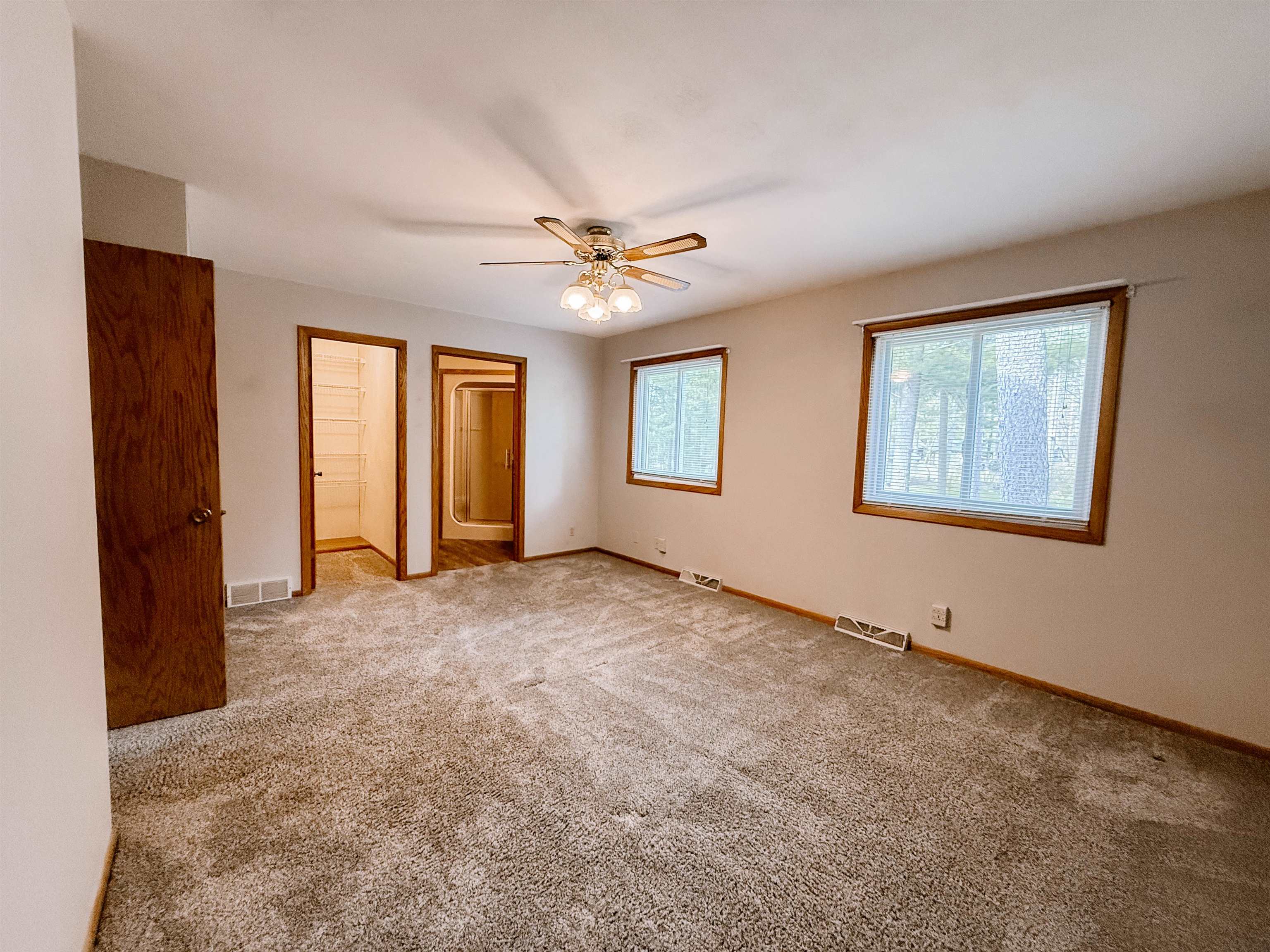 2015 CIRCLE DRIVE, Kronenwetter, Wisconsin 54455, 5 Bedrooms Bedrooms, ,1 BathroomBathrooms,Residential,For Sale,2015 CIRCLE DRIVE,22602334