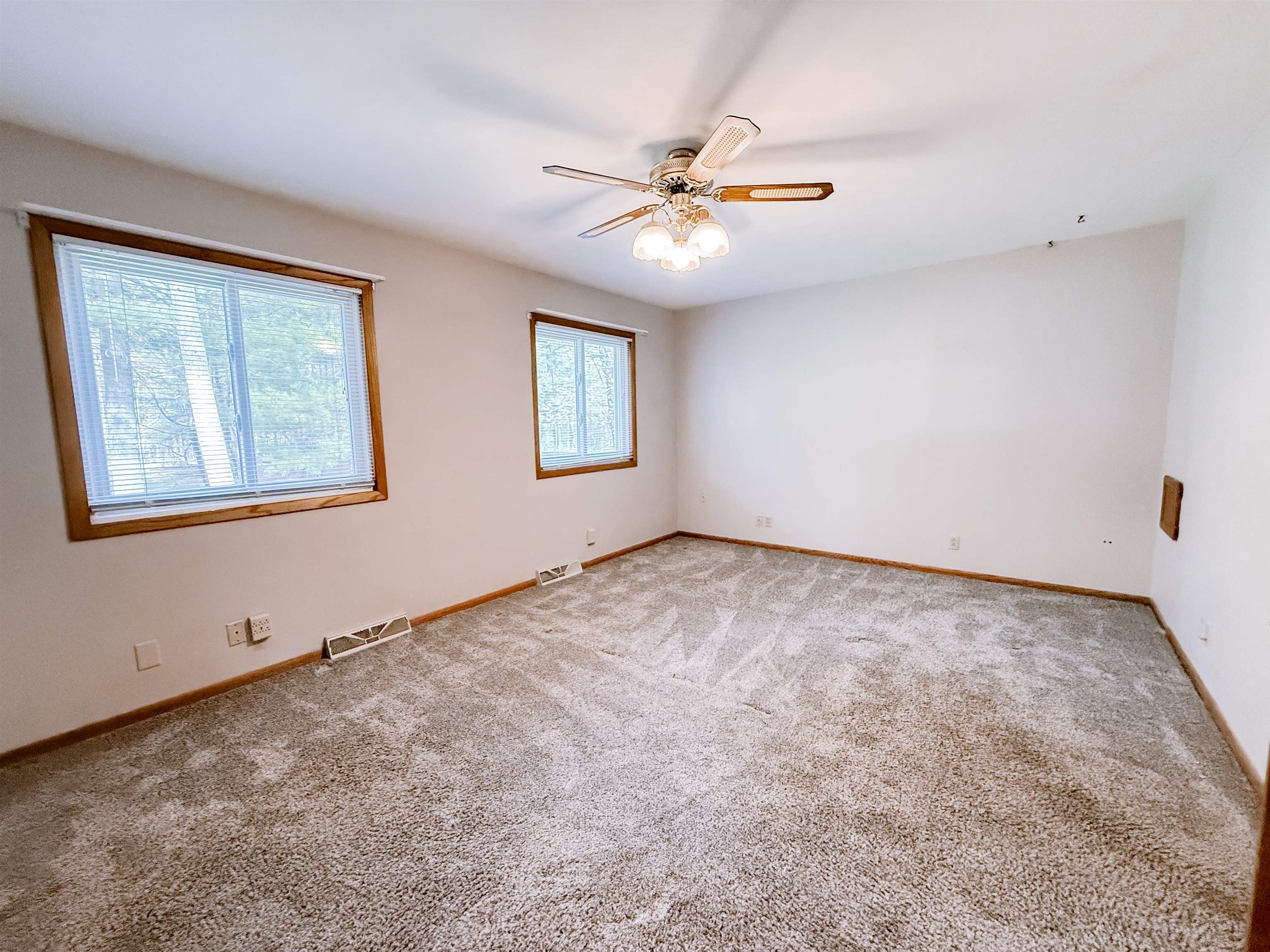 2015 CIRCLE DRIVE, Kronenwetter, Wisconsin 54455, 5 Bedrooms Bedrooms, ,1 BathroomBathrooms,Residential,For Sale,2015 CIRCLE DRIVE,22602334