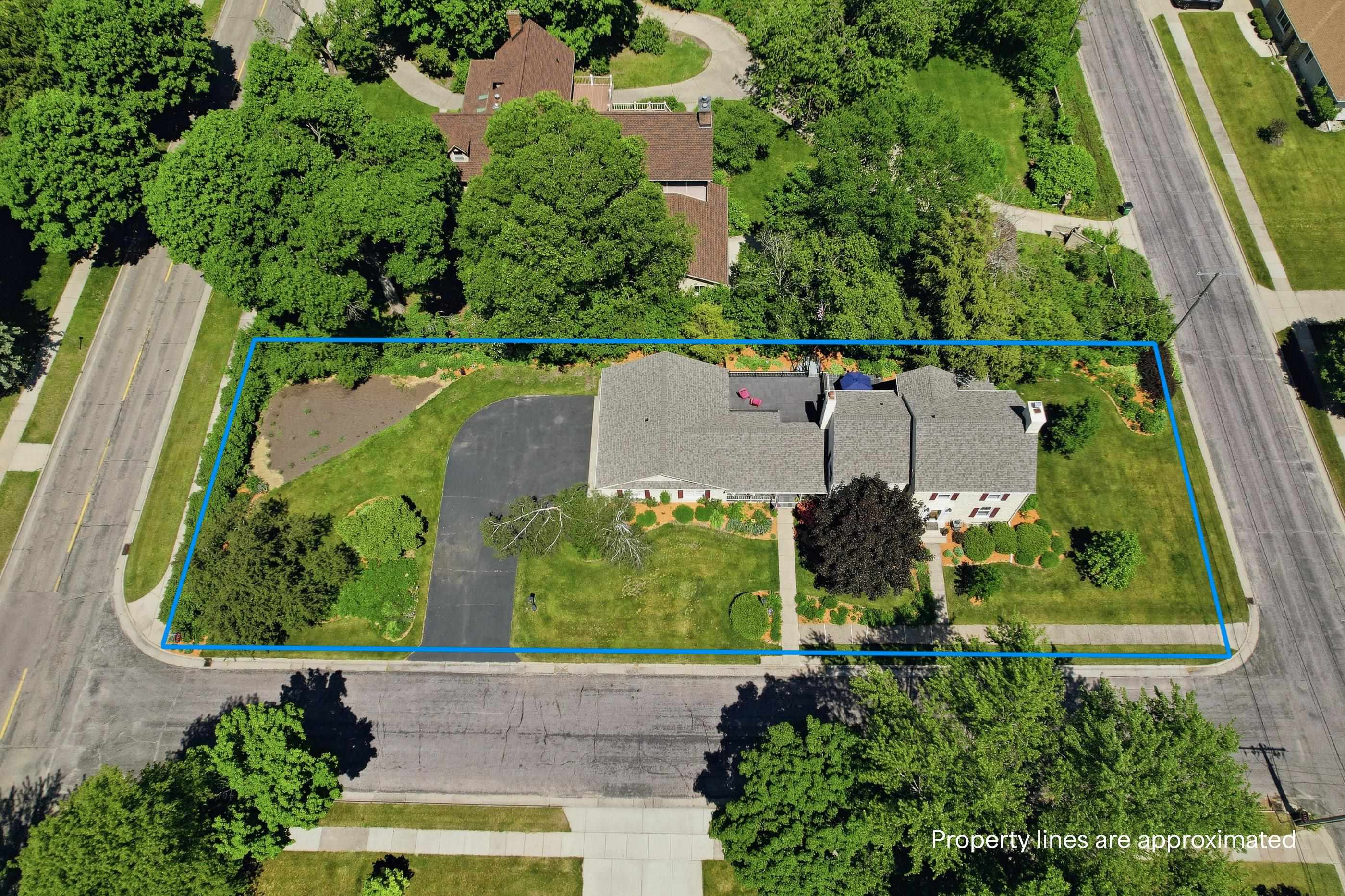 351 MADISON STREET, Wisconsin Rapids, Wisconsin 54494, 3 Bedrooms Bedrooms, ,2 BathroomsBathrooms,Residential,For Sale,351 MADISON STREET,22602346