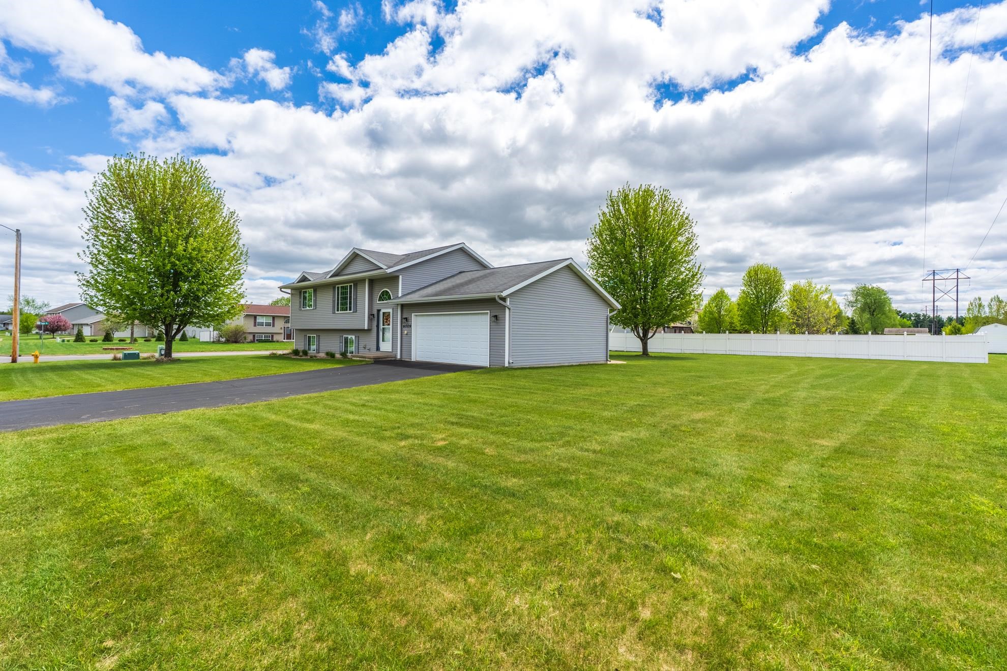 6009 CANOE STREET, Weston, Wisconsin 54476, 4 Bedrooms Bedrooms, ,2 BathroomsBathrooms,Residential,For Sale,6009 CANOE STREET,22602348