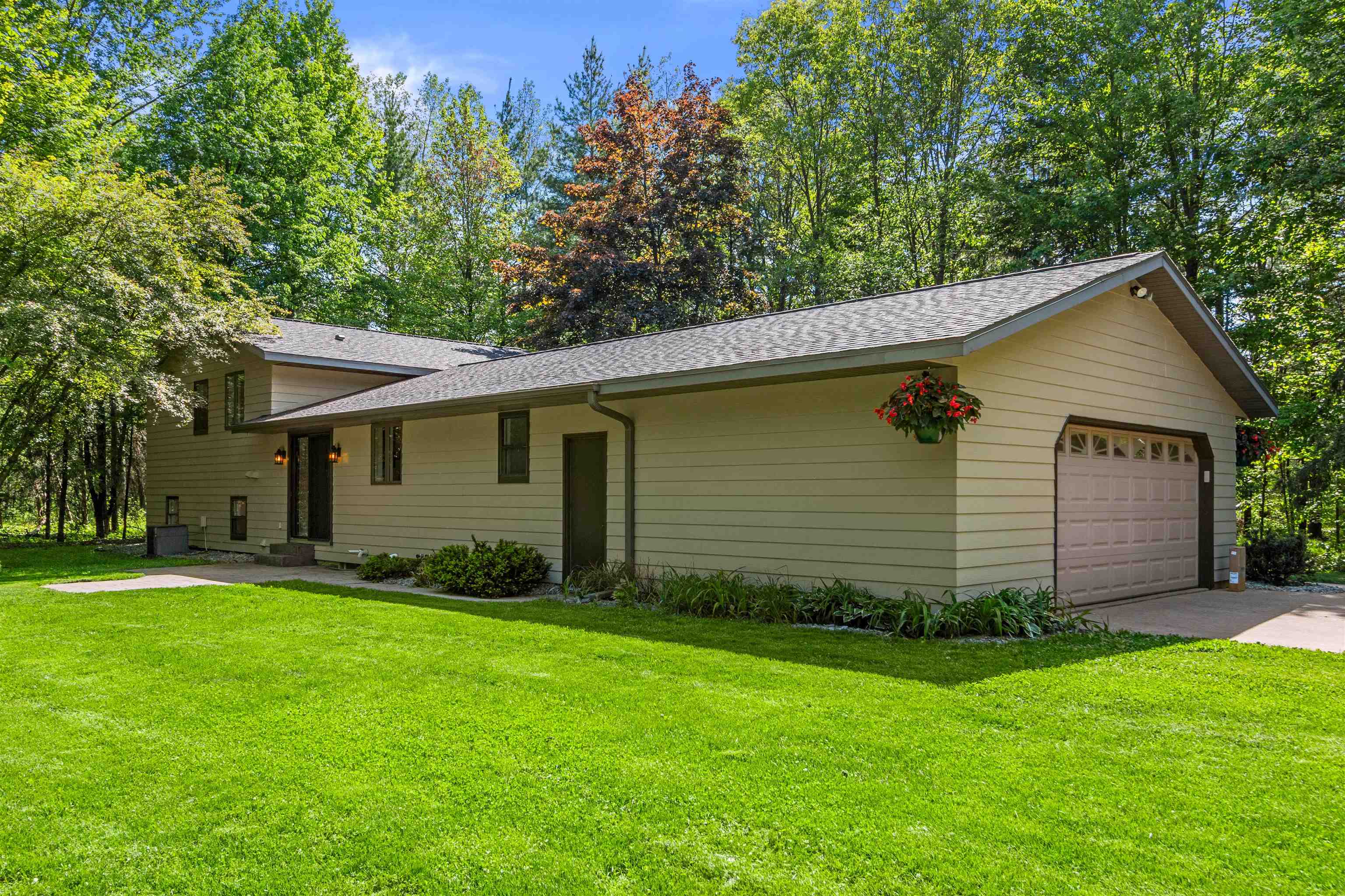 3164 SWANSON ROAD, Wisconsin Rapids, Wisconsin 54495, 5 Bedrooms Bedrooms, ,2 BathroomsBathrooms,Residential,For Sale,3164 SWANSON ROAD,22602353