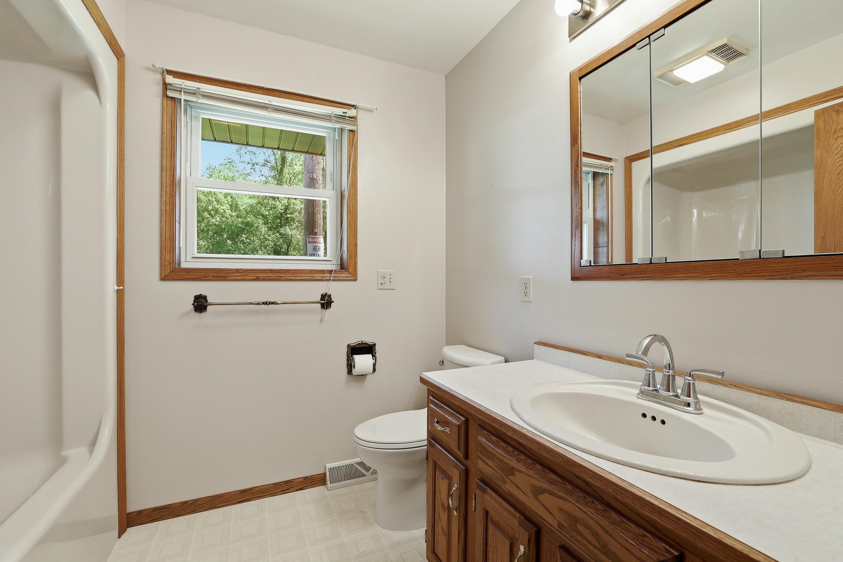 1957 COUNTY ROAD T NORTH, Amherst Junction, Wisconsin 54407, 3 Bedrooms Bedrooms, ,3 BathroomsBathrooms,Residential,For Sale,1957 COUNTY ROAD T NORTH,22602355