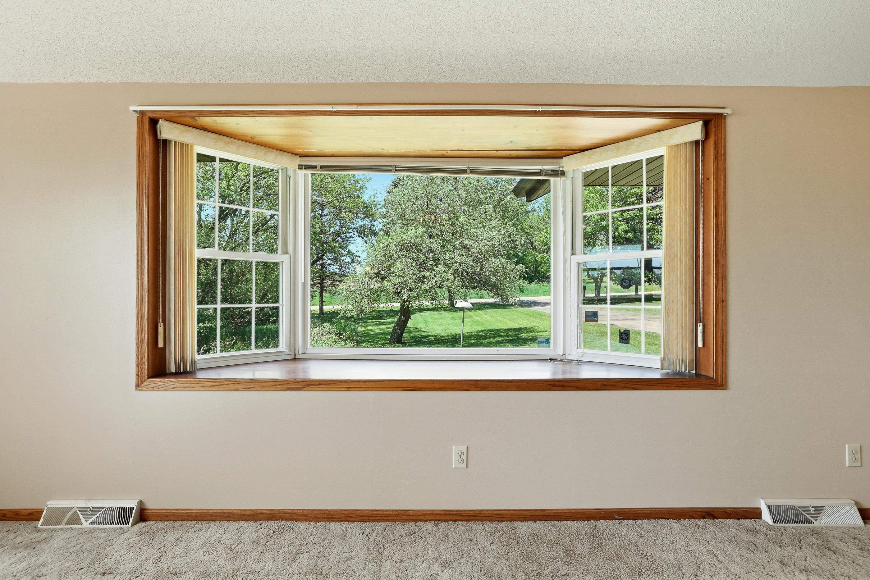 1957 COUNTY ROAD T NORTH, Amherst Junction, Wisconsin 54407, 3 Bedrooms Bedrooms, ,3 BathroomsBathrooms,Residential,For Sale,1957 COUNTY ROAD T NORTH,22602355