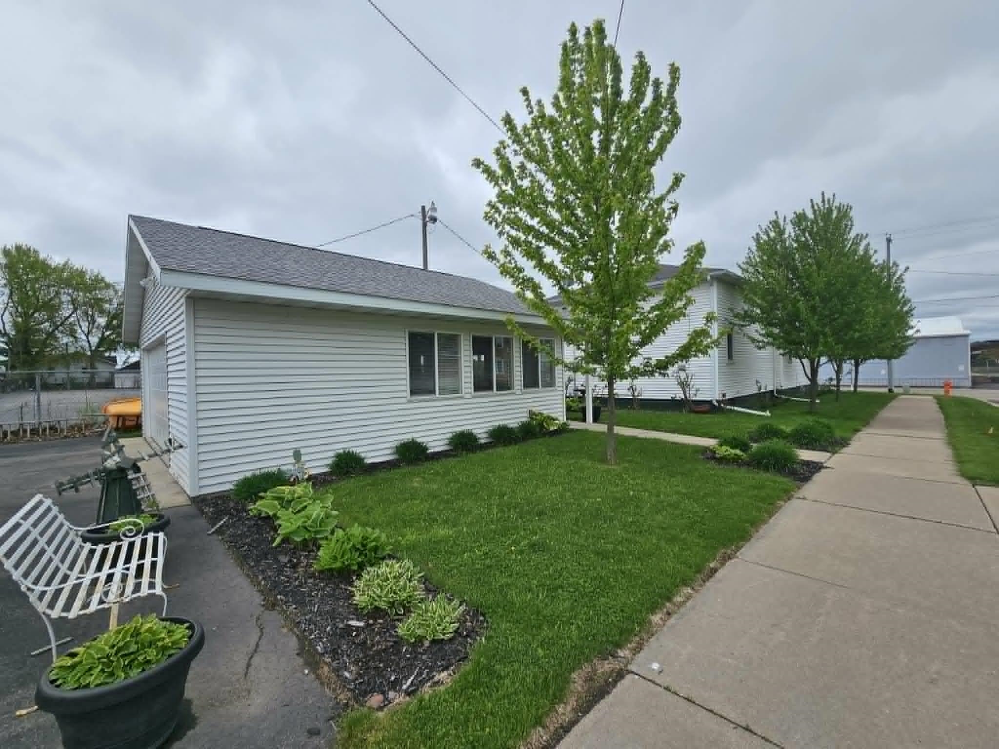 215 W DEPOT STREET, Marshfield, Wisconsin 54449, ,Commercial/industrial,For Sale,215 W DEPOT STREET,22602357