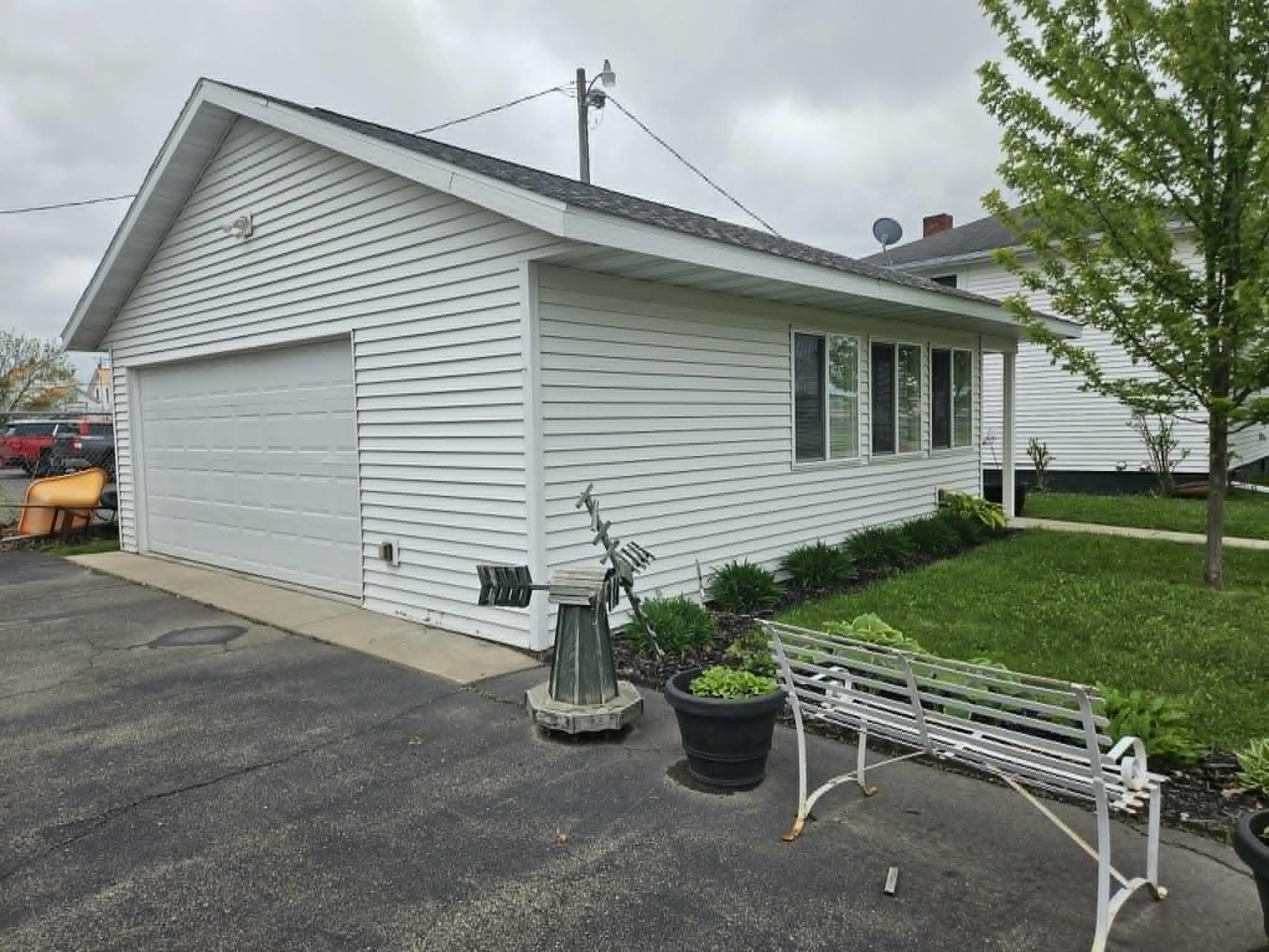 215 W DEPOT STREET, Marshfield, Wisconsin 54449, ,Commercial/industrial,For Sale,215 W DEPOT STREET,22602357