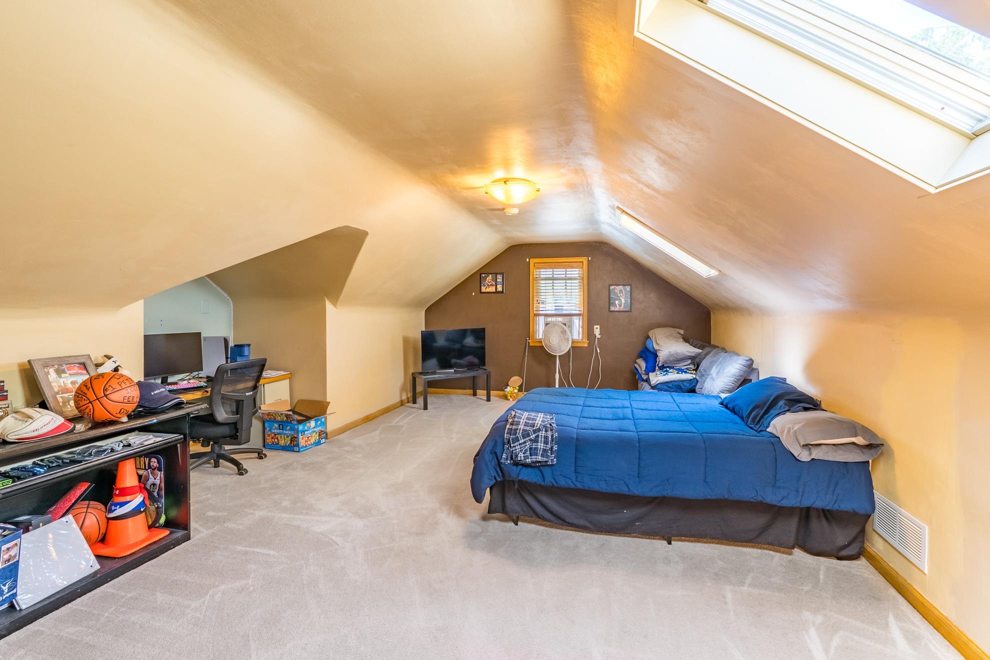 422 N 7TH AVENUE, Wausau, Wisconsin 54401, 4 Bedrooms Bedrooms, ,2 BathroomsBathrooms,Residential,For Sale,422 N 7TH AVENUE,22602360