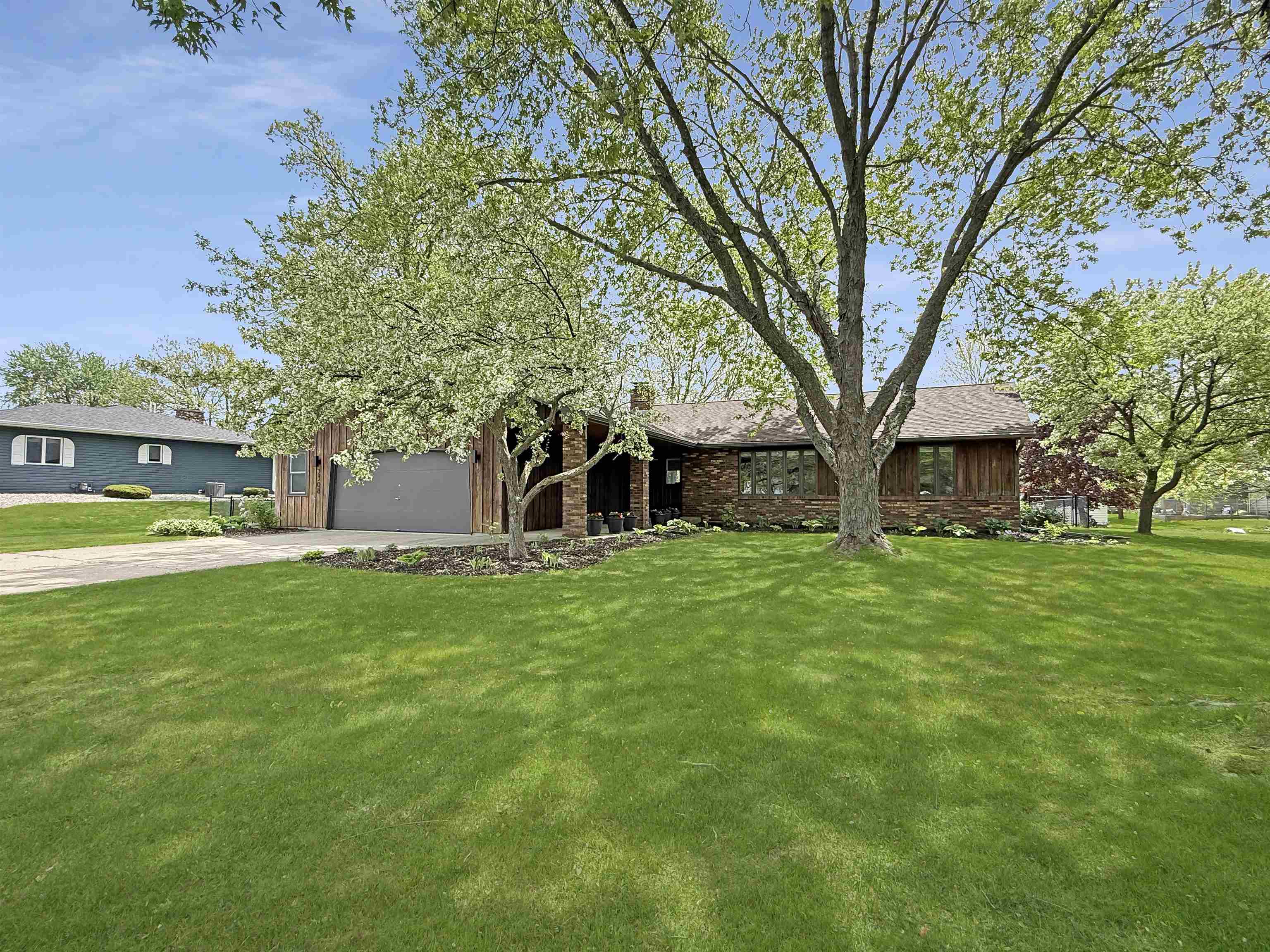 2308 E FILLMORE STREET, Marshfield, Wisconsin 54449, 3 Bedrooms Bedrooms, ,2 BathroomsBathrooms,Residential,For Sale,2308 E FILLMORE STREET,22602362