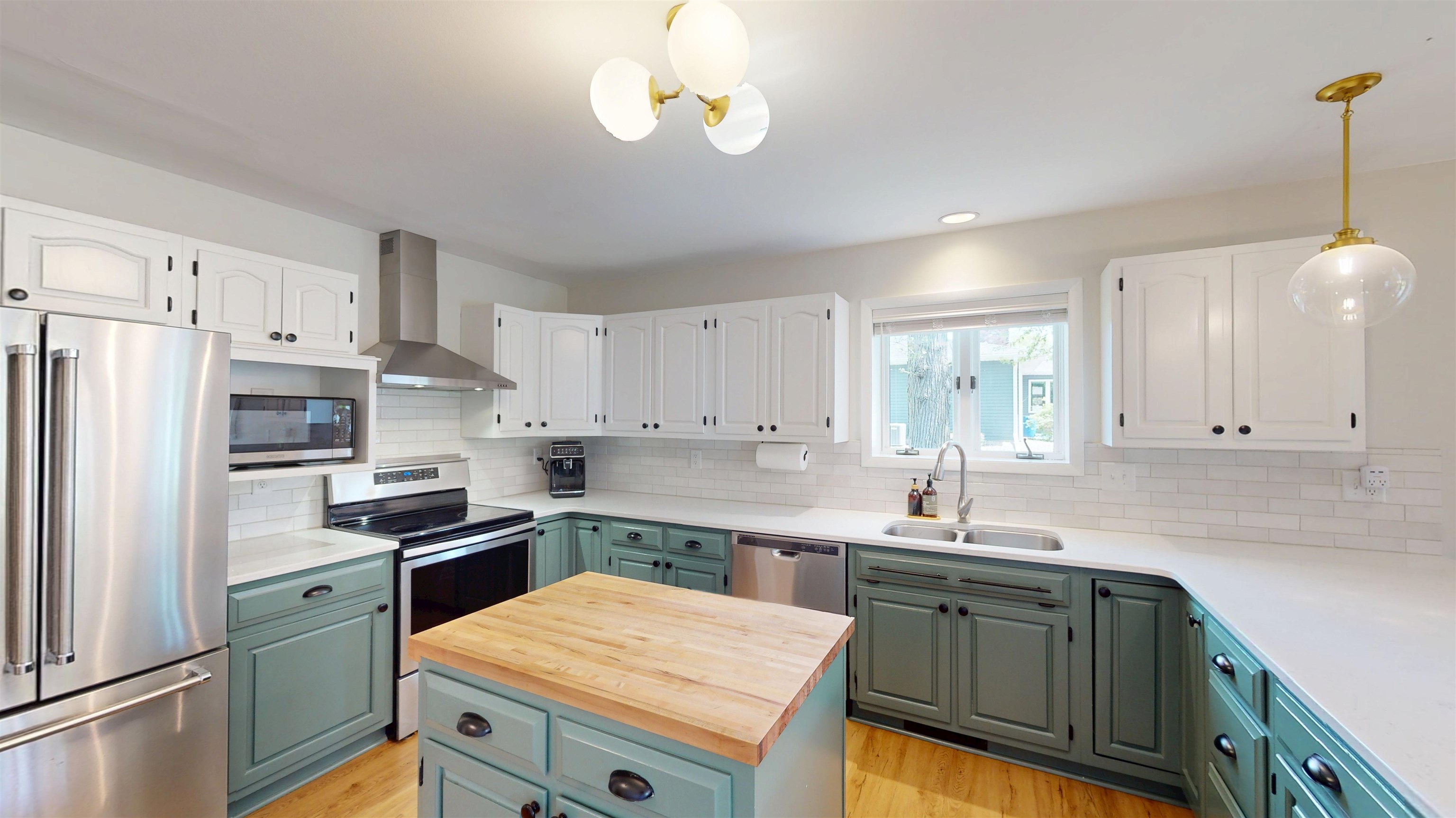 2308 E FILLMORE STREET, Marshfield, Wisconsin 54449, 3 Bedrooms Bedrooms, ,2 BathroomsBathrooms,Residential,For Sale,2308 E FILLMORE STREET,22602362