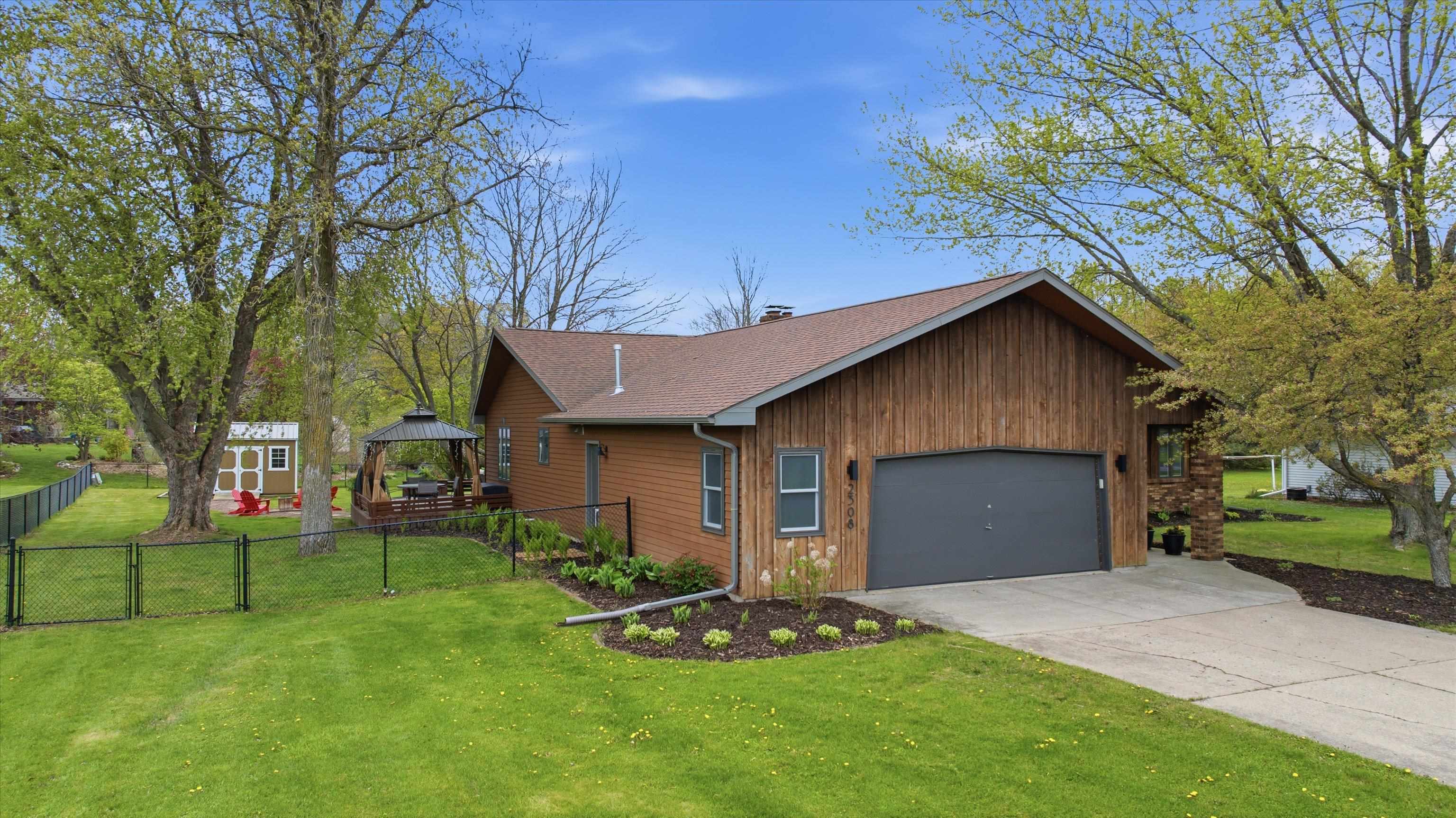 2308 E FILLMORE STREET, Marshfield, Wisconsin 54449, 3 Bedrooms Bedrooms, ,2 BathroomsBathrooms,Residential,For Sale,2308 E FILLMORE STREET,22602362