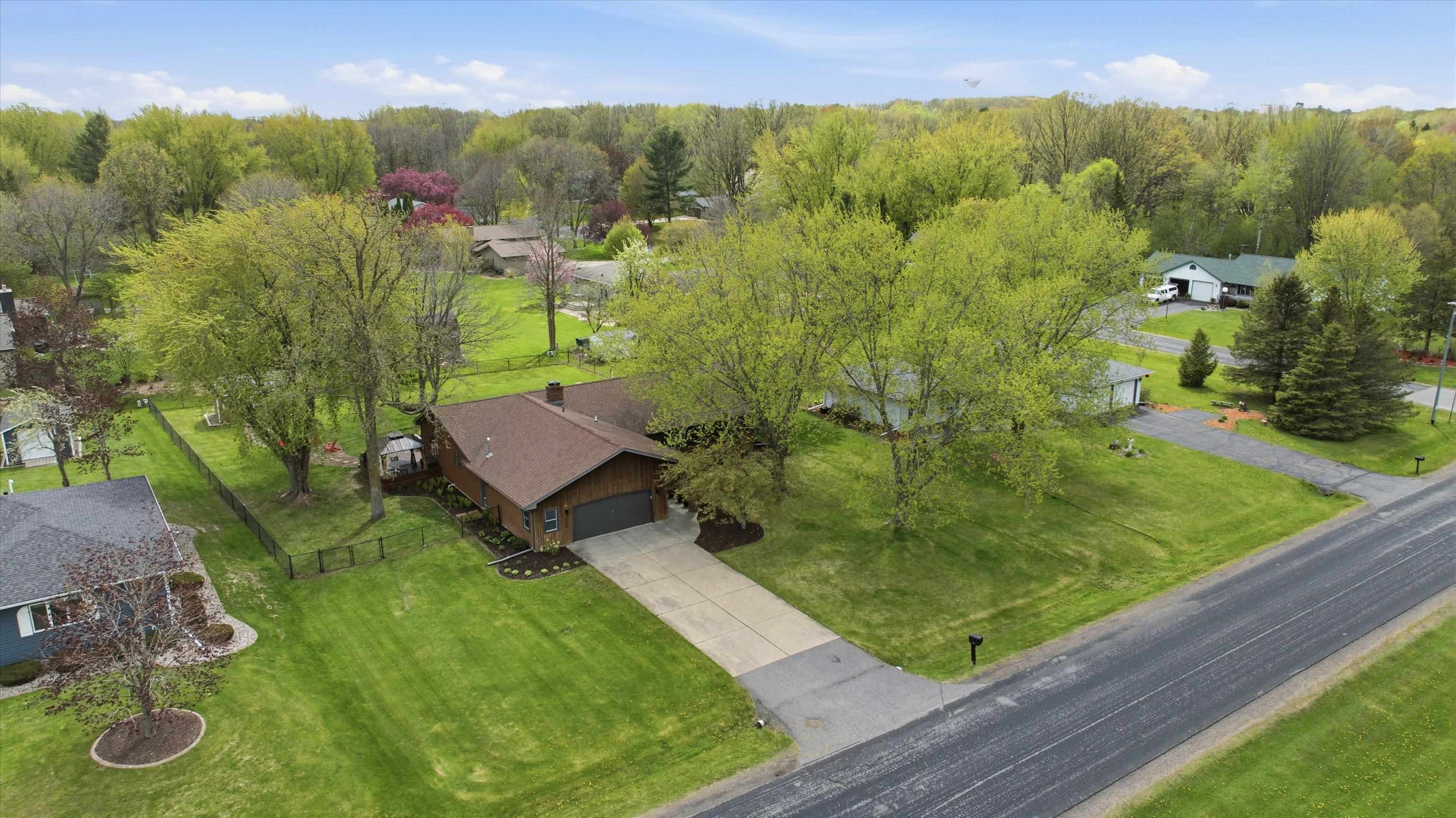 2308 E FILLMORE STREET, Marshfield, Wisconsin 54449, 3 Bedrooms Bedrooms, ,2 BathroomsBathrooms,Residential,For Sale,2308 E FILLMORE STREET,22602362