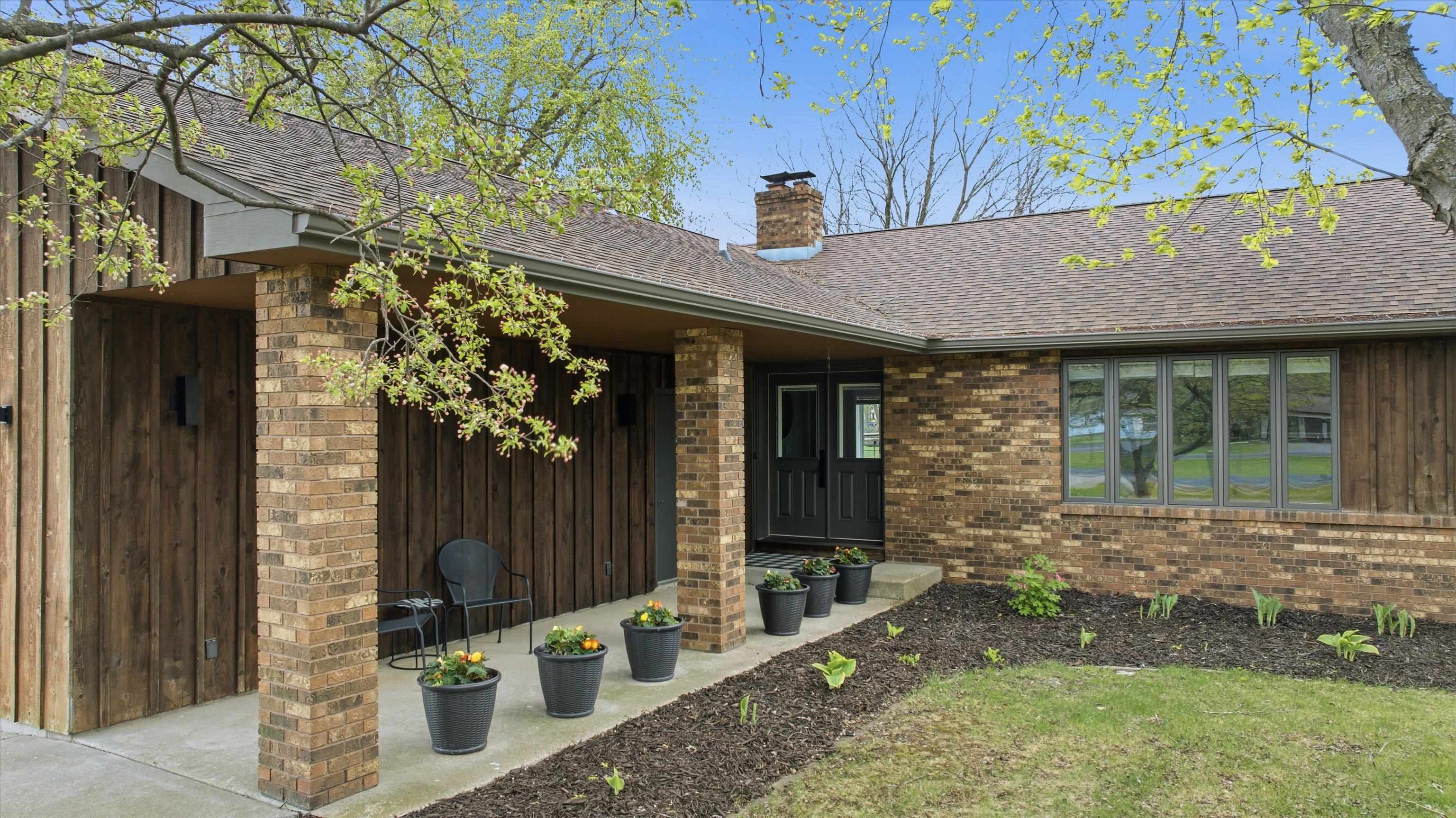 2308 E FILLMORE STREET, Marshfield, Wisconsin 54449, 3 Bedrooms Bedrooms, ,2 BathroomsBathrooms,Residential,For Sale,2308 E FILLMORE STREET,22602362