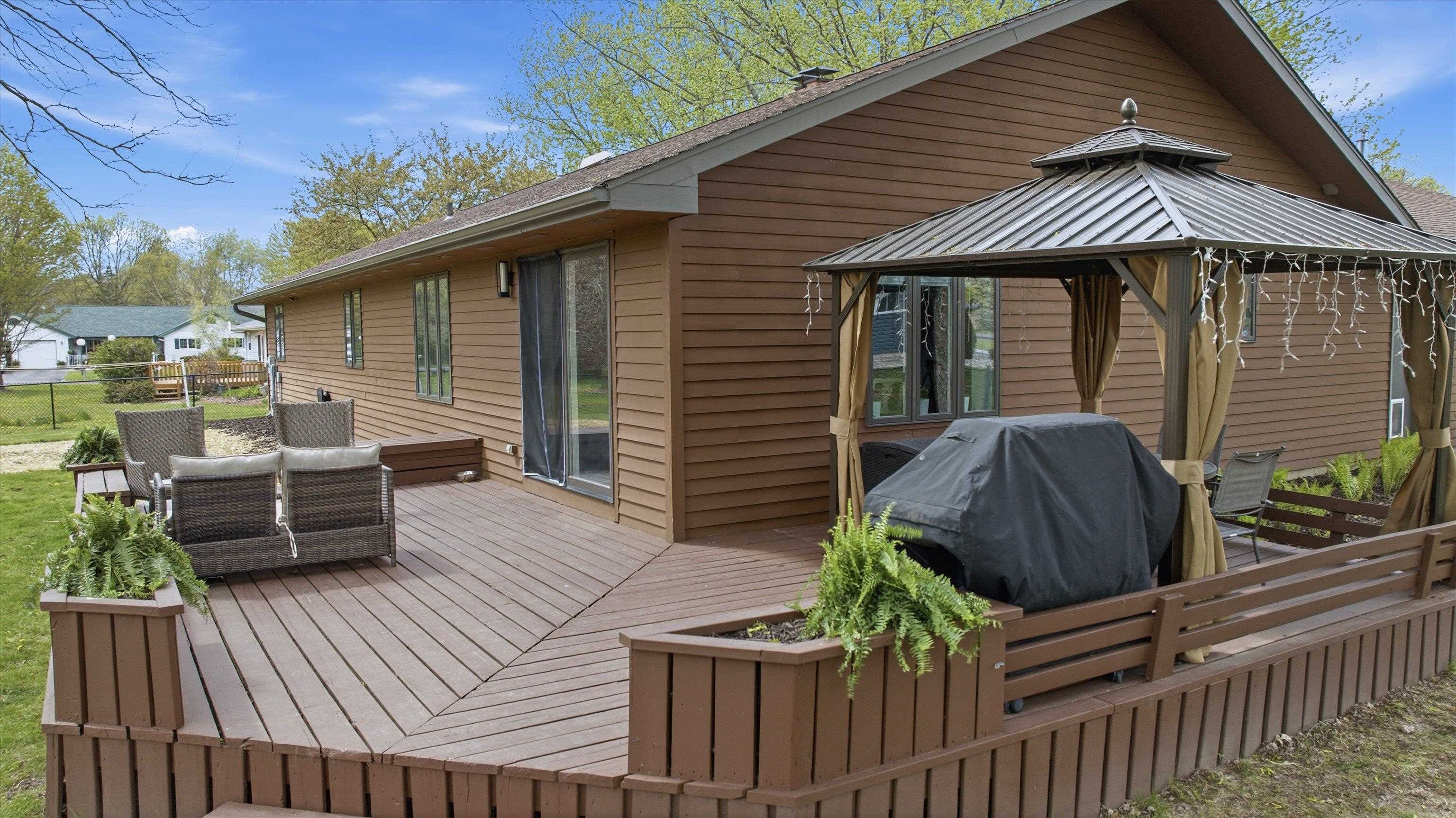 2308 E FILLMORE STREET, Marshfield, Wisconsin 54449, 3 Bedrooms Bedrooms, ,2 BathroomsBathrooms,Residential,For Sale,2308 E FILLMORE STREET,22602362
