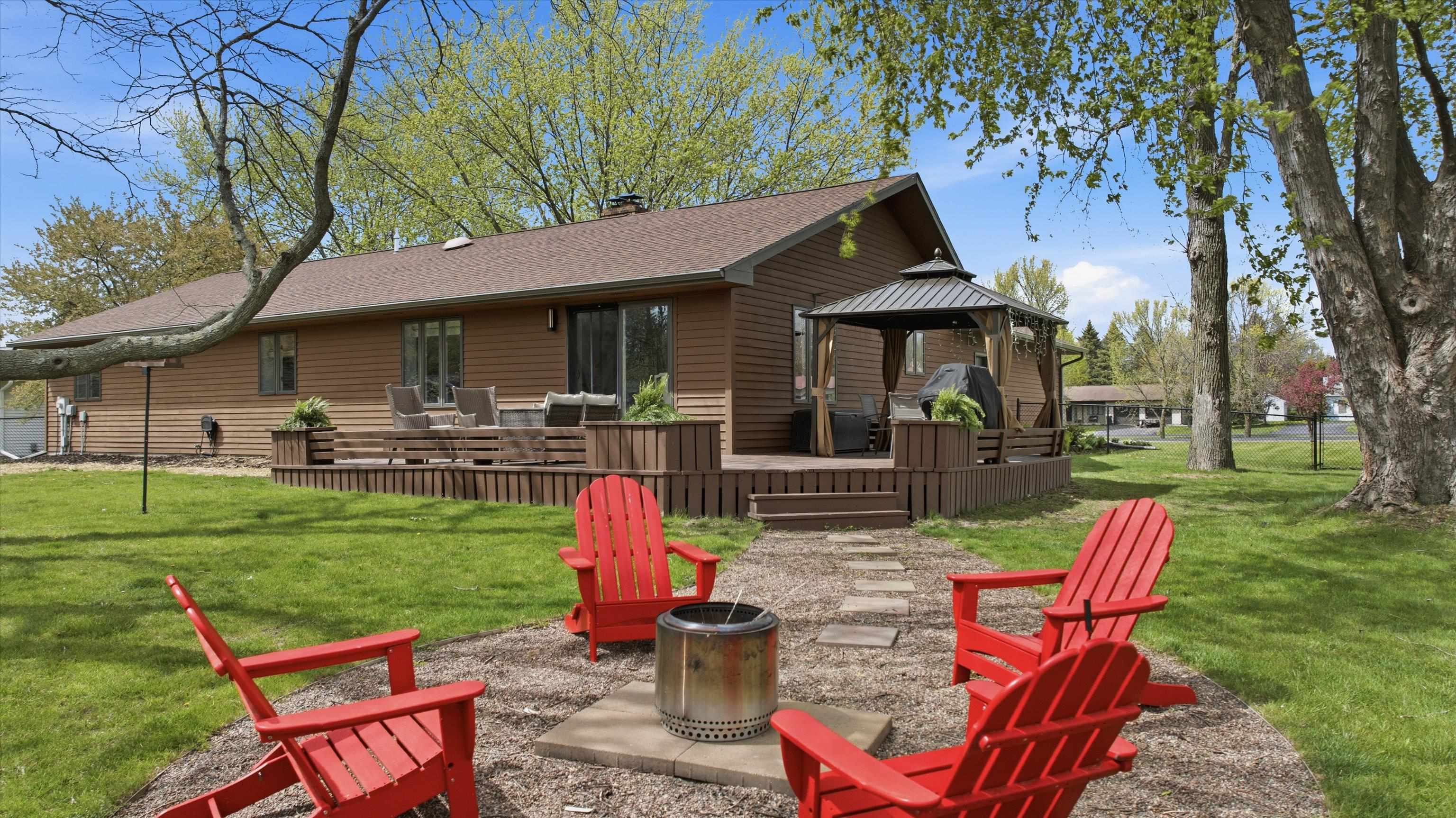 2308 E FILLMORE STREET, Marshfield, Wisconsin 54449, 3 Bedrooms Bedrooms, ,2 BathroomsBathrooms,Residential,For Sale,2308 E FILLMORE STREET,22602362