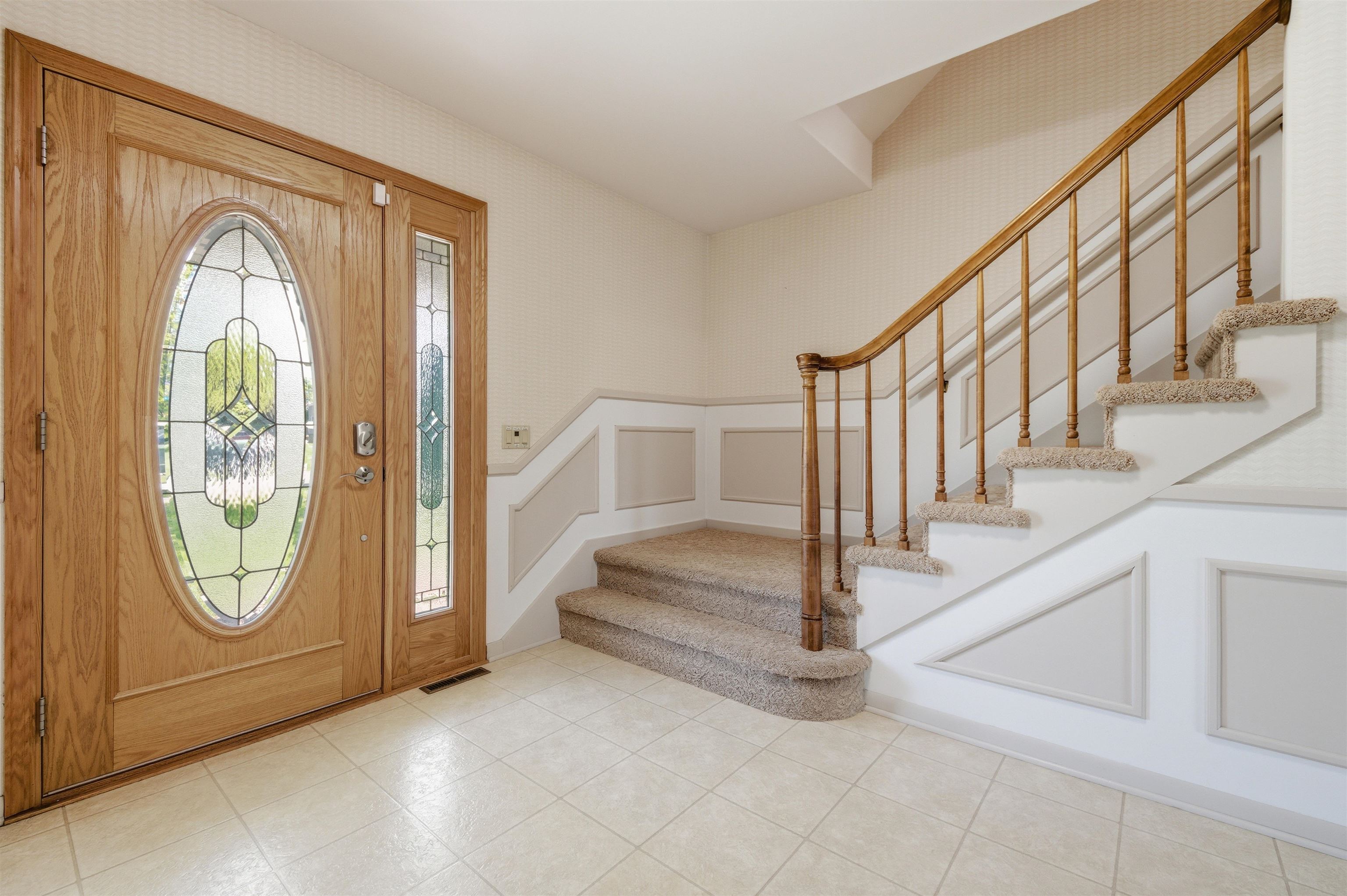 1006 W BLODGETT STREET, Marshfield, Wisconsin 54449, 5 Bedrooms Bedrooms, ,2 BathroomsBathrooms,Residential,For Sale,1006 W BLODGETT STREET,22602366