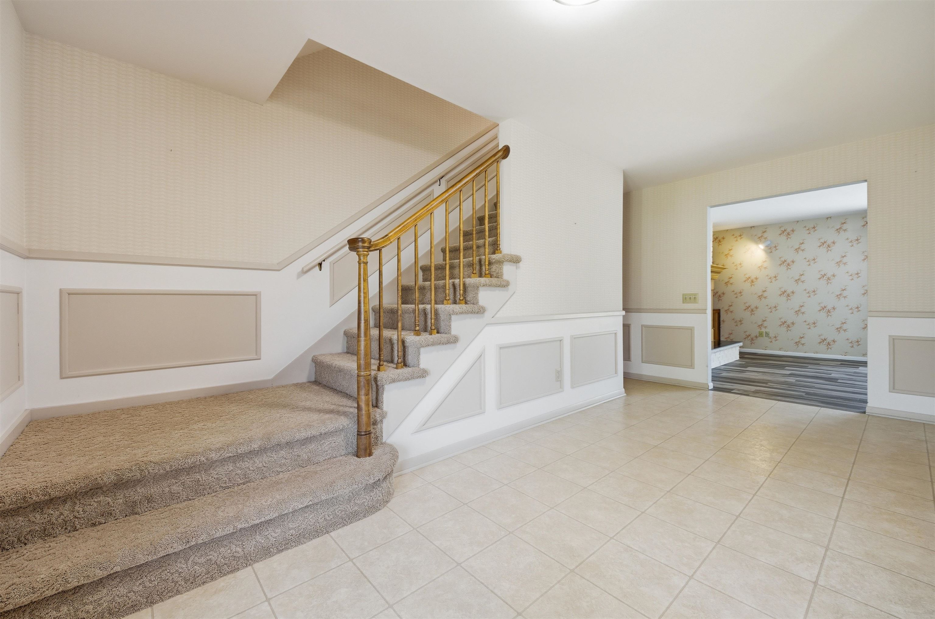 1006 W BLODGETT STREET, Marshfield, Wisconsin 54449, 5 Bedrooms Bedrooms, ,2 BathroomsBathrooms,Residential,For Sale,1006 W BLODGETT STREET,22602366