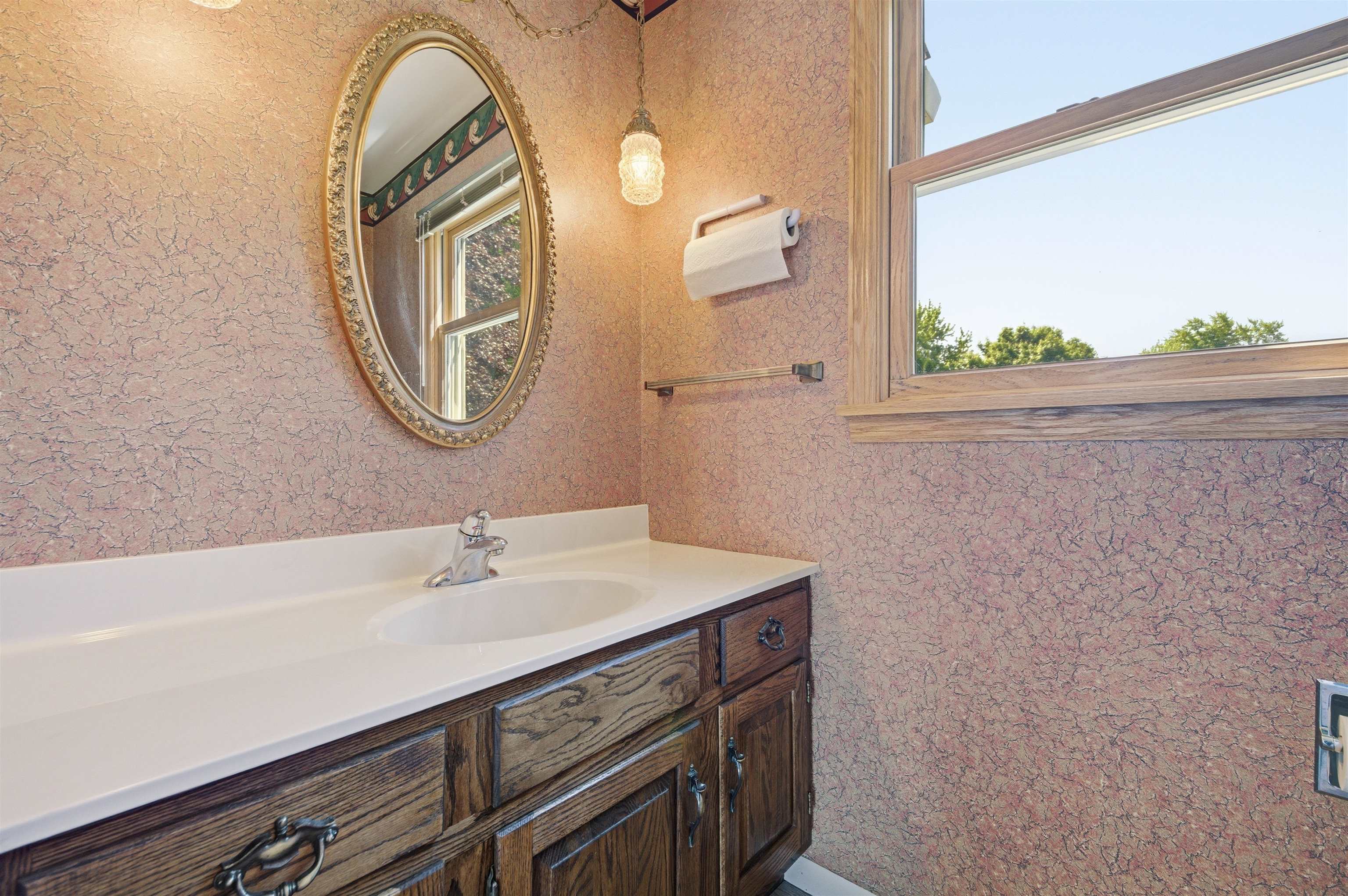 1006 W BLODGETT STREET, Marshfield, Wisconsin 54449, 5 Bedrooms Bedrooms, ,2 BathroomsBathrooms,Residential,For Sale,1006 W BLODGETT STREET,22602366