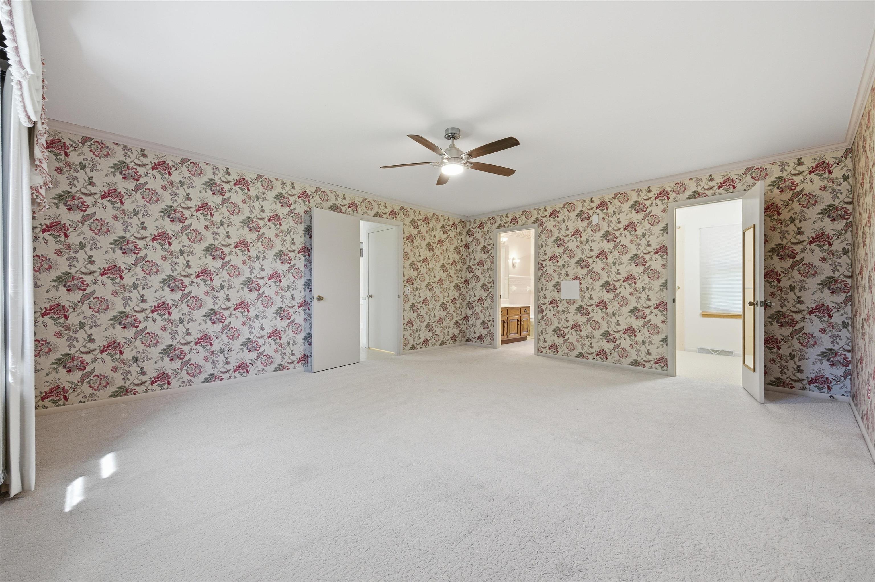 1006 W BLODGETT STREET, Marshfield, Wisconsin 54449, 5 Bedrooms Bedrooms, ,2 BathroomsBathrooms,Residential,For Sale,1006 W BLODGETT STREET,22602366