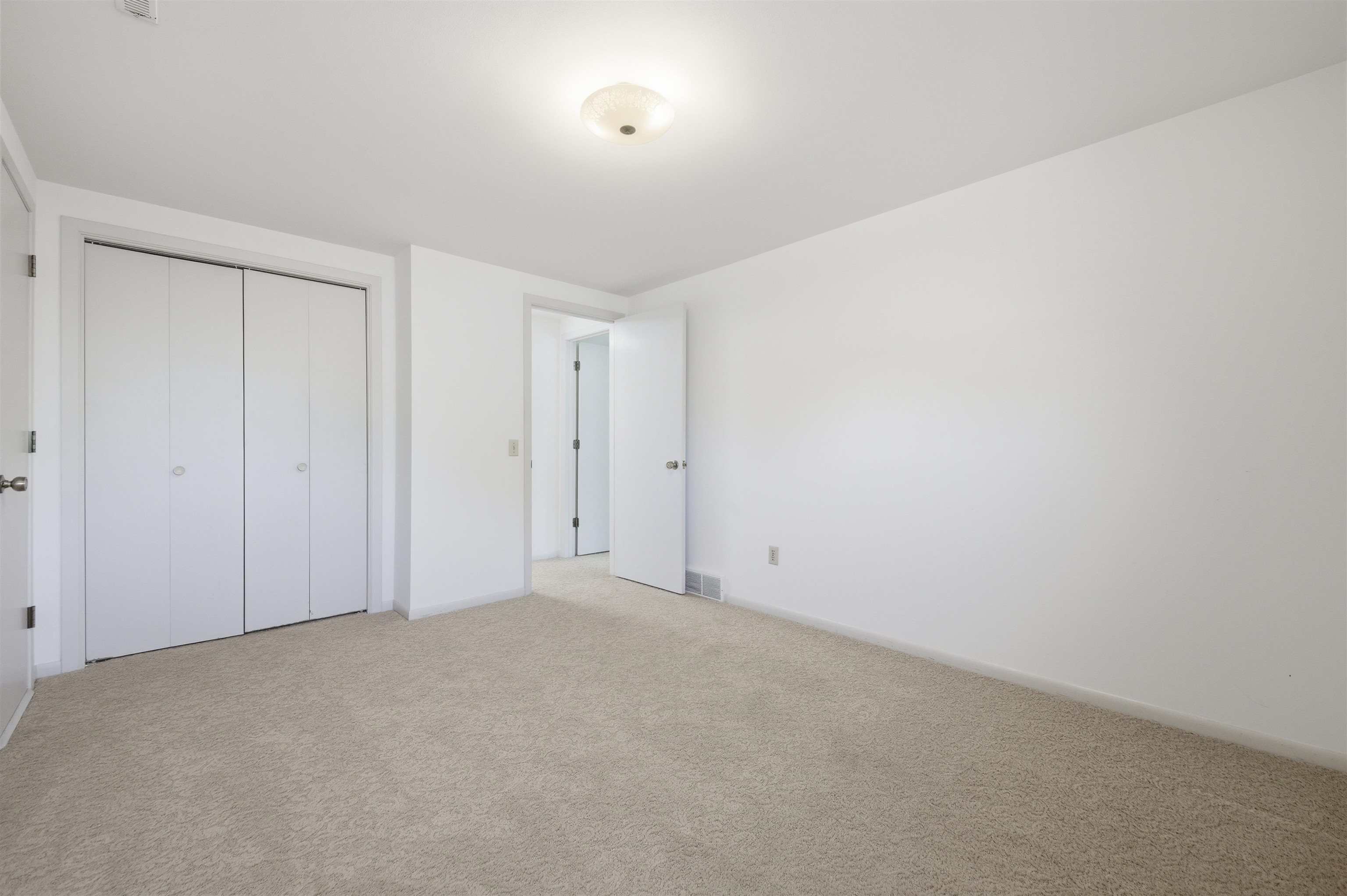 1006 W BLODGETT STREET, Marshfield, Wisconsin 54449, 5 Bedrooms Bedrooms, ,2 BathroomsBathrooms,Residential,For Sale,1006 W BLODGETT STREET,22602366