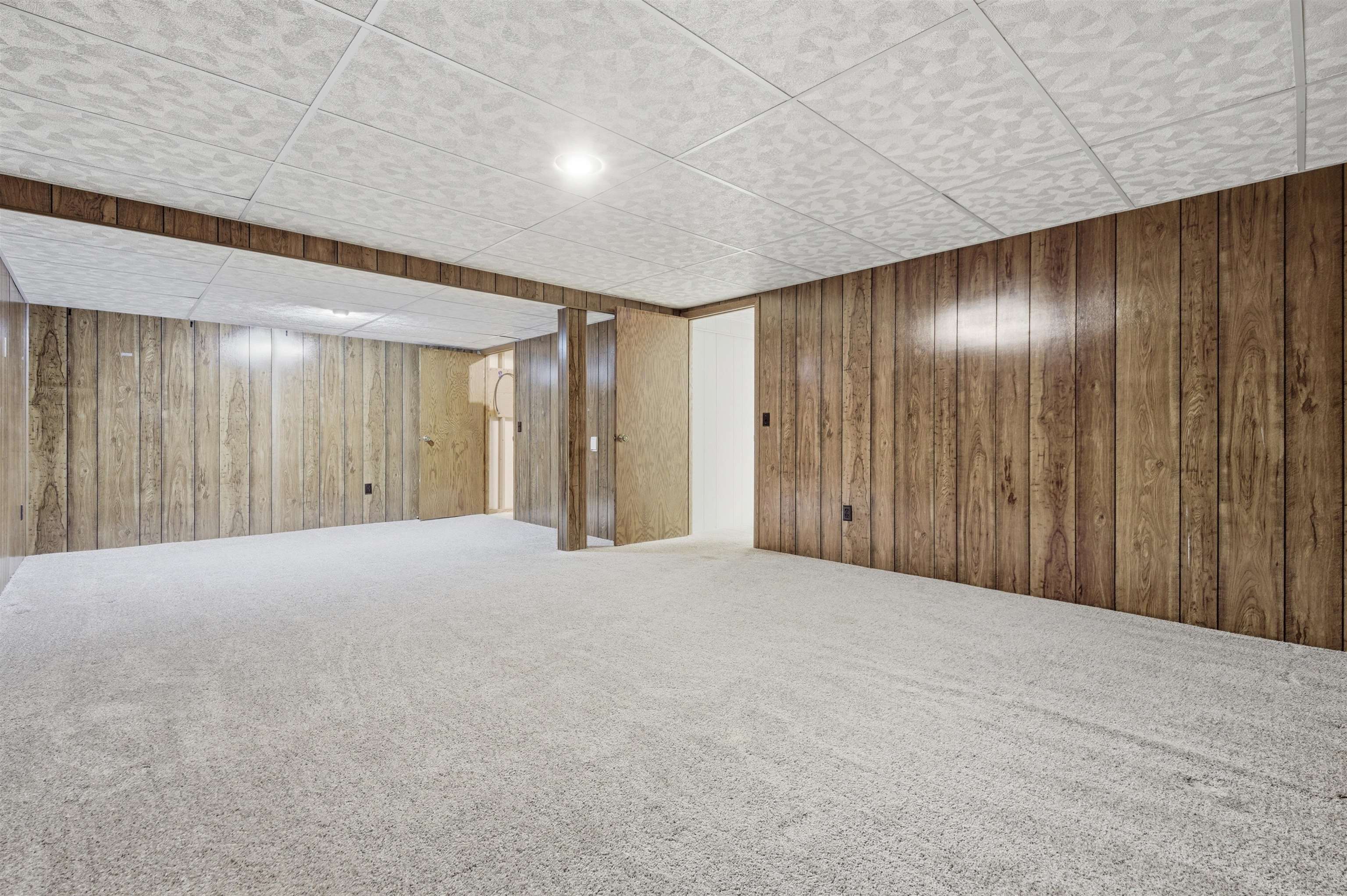1006 W BLODGETT STREET, Marshfield, Wisconsin 54449, 5 Bedrooms Bedrooms, ,2 BathroomsBathrooms,Residential,For Sale,1006 W BLODGETT STREET,22602366
