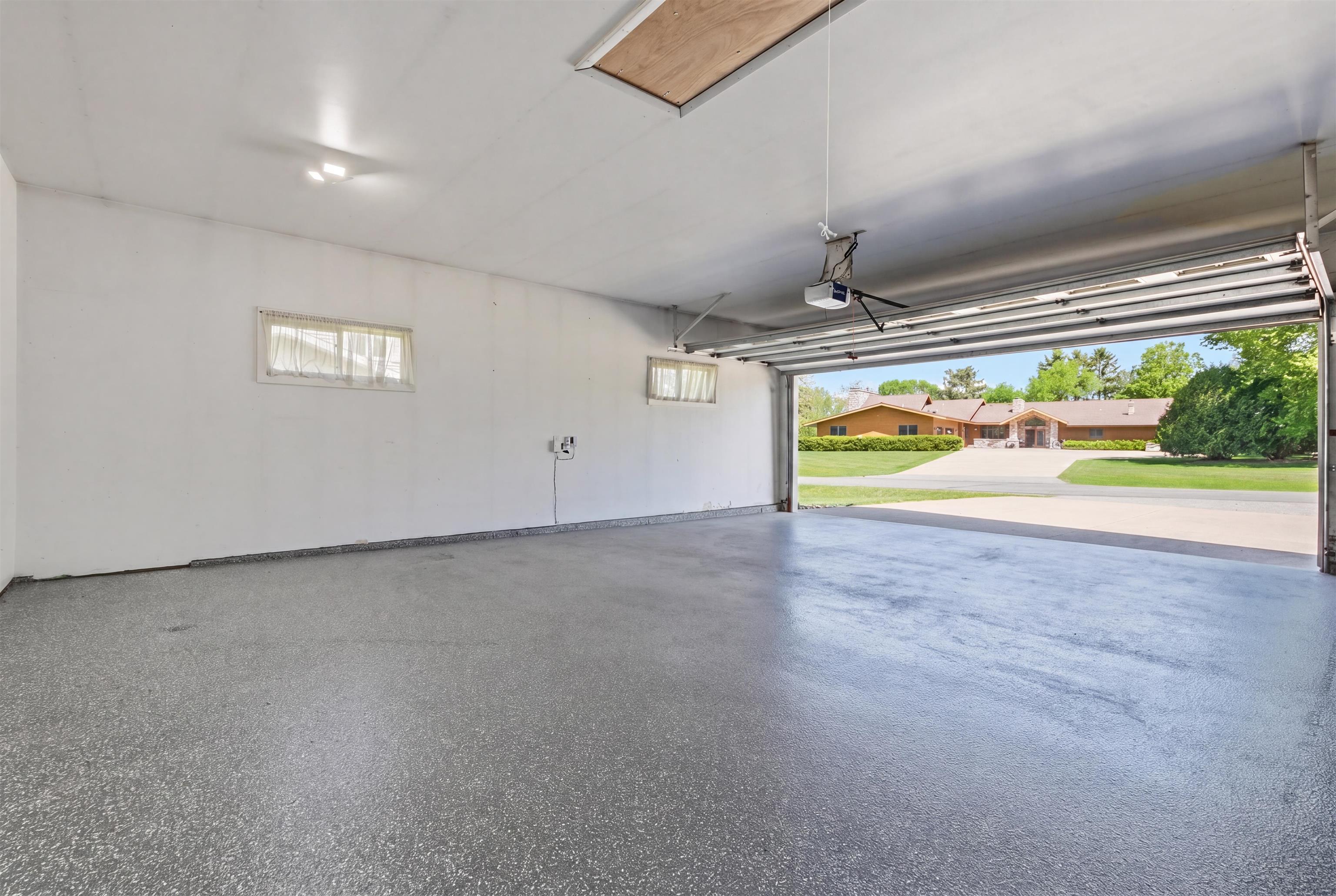 1006 W BLODGETT STREET, Marshfield, Wisconsin 54449, 5 Bedrooms Bedrooms, ,2 BathroomsBathrooms,Residential,For Sale,1006 W BLODGETT STREET,22602366