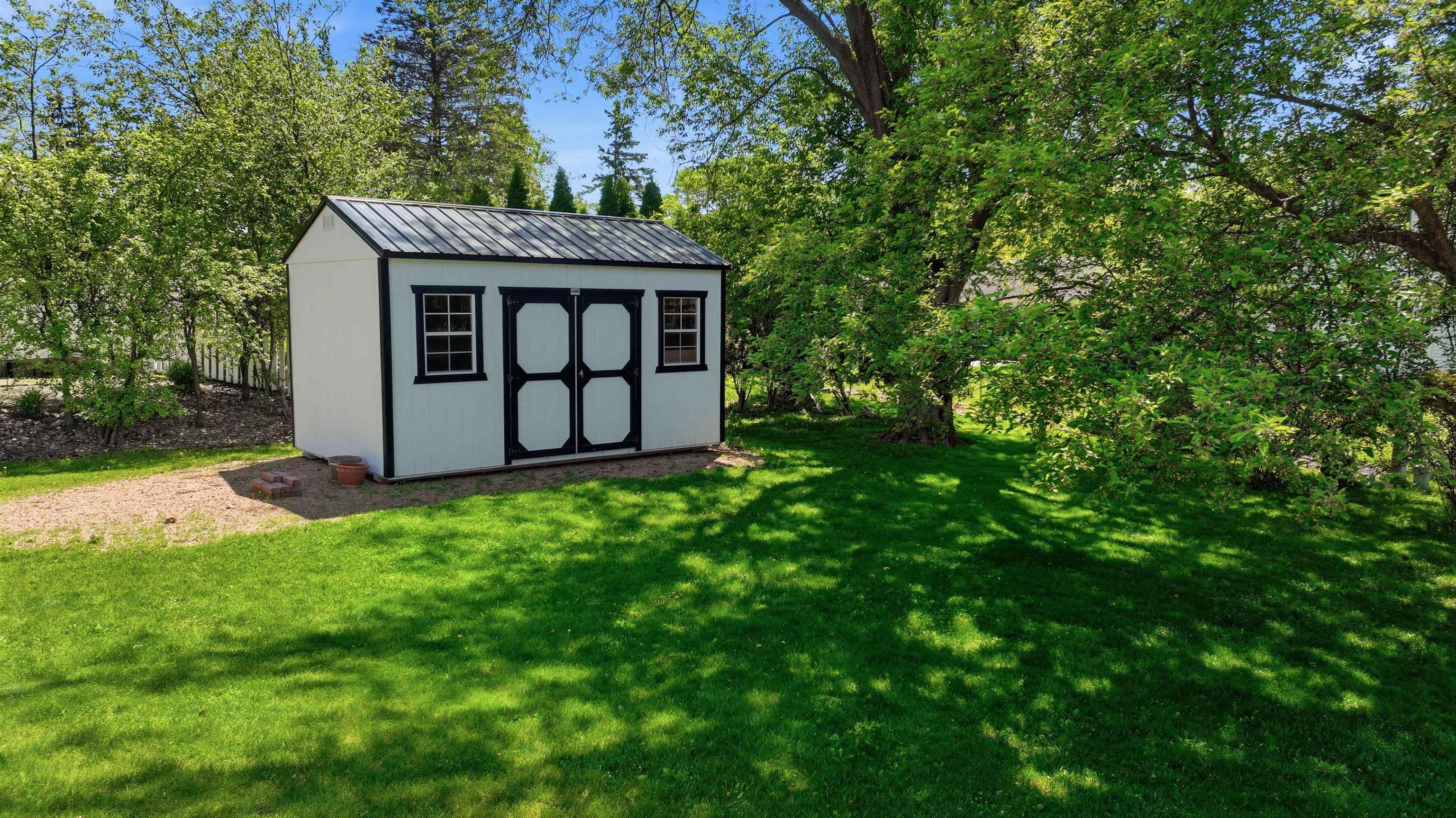 1006 W BLODGETT STREET, Marshfield, Wisconsin 54449, 5 Bedrooms Bedrooms, ,2 BathroomsBathrooms,Residential,For Sale,1006 W BLODGETT STREET,22602366