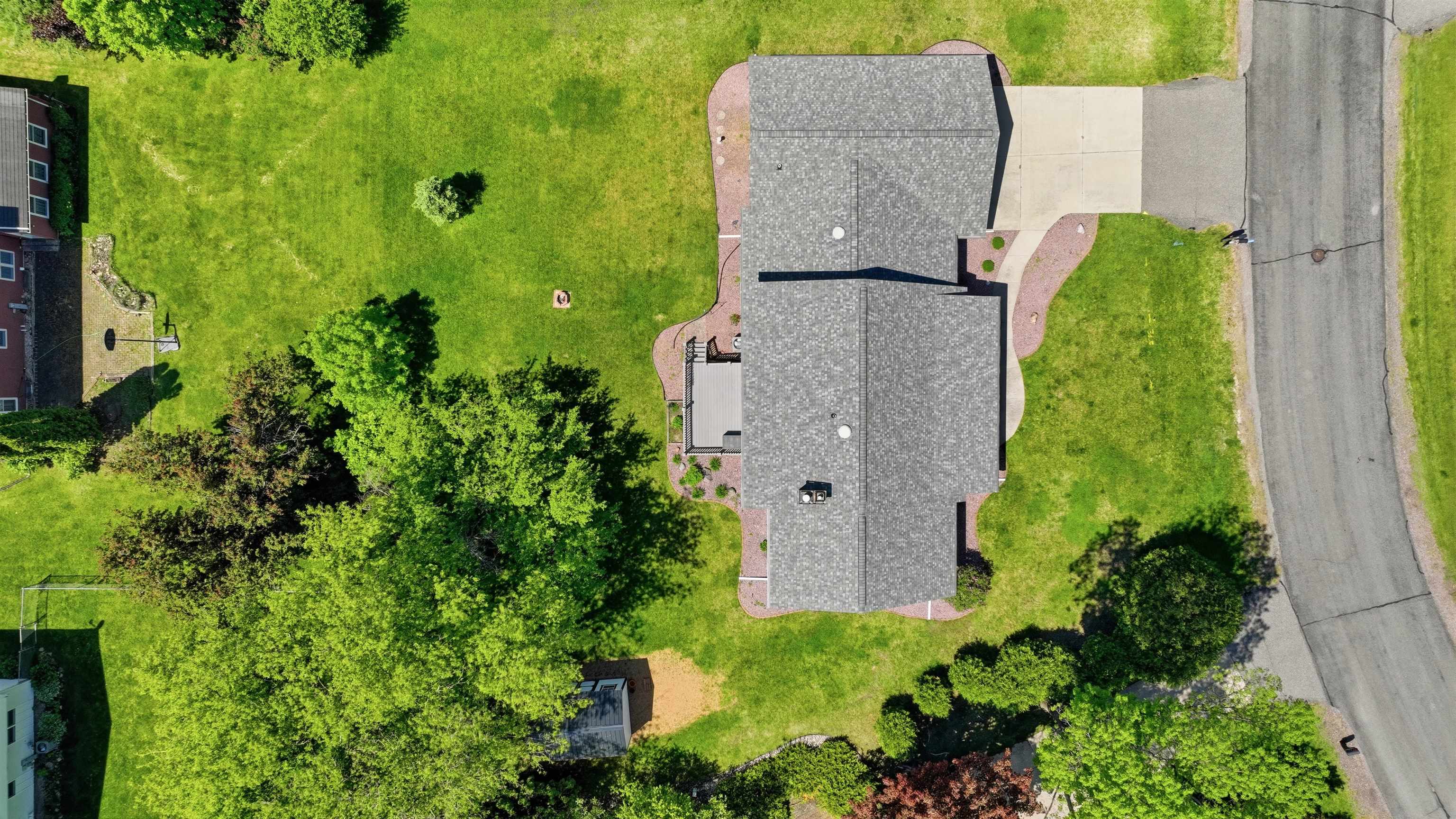 1006 W BLODGETT STREET, Marshfield, Wisconsin 54449, 5 Bedrooms Bedrooms, ,2 BathroomsBathrooms,Residential,For Sale,1006 W BLODGETT STREET,22602366