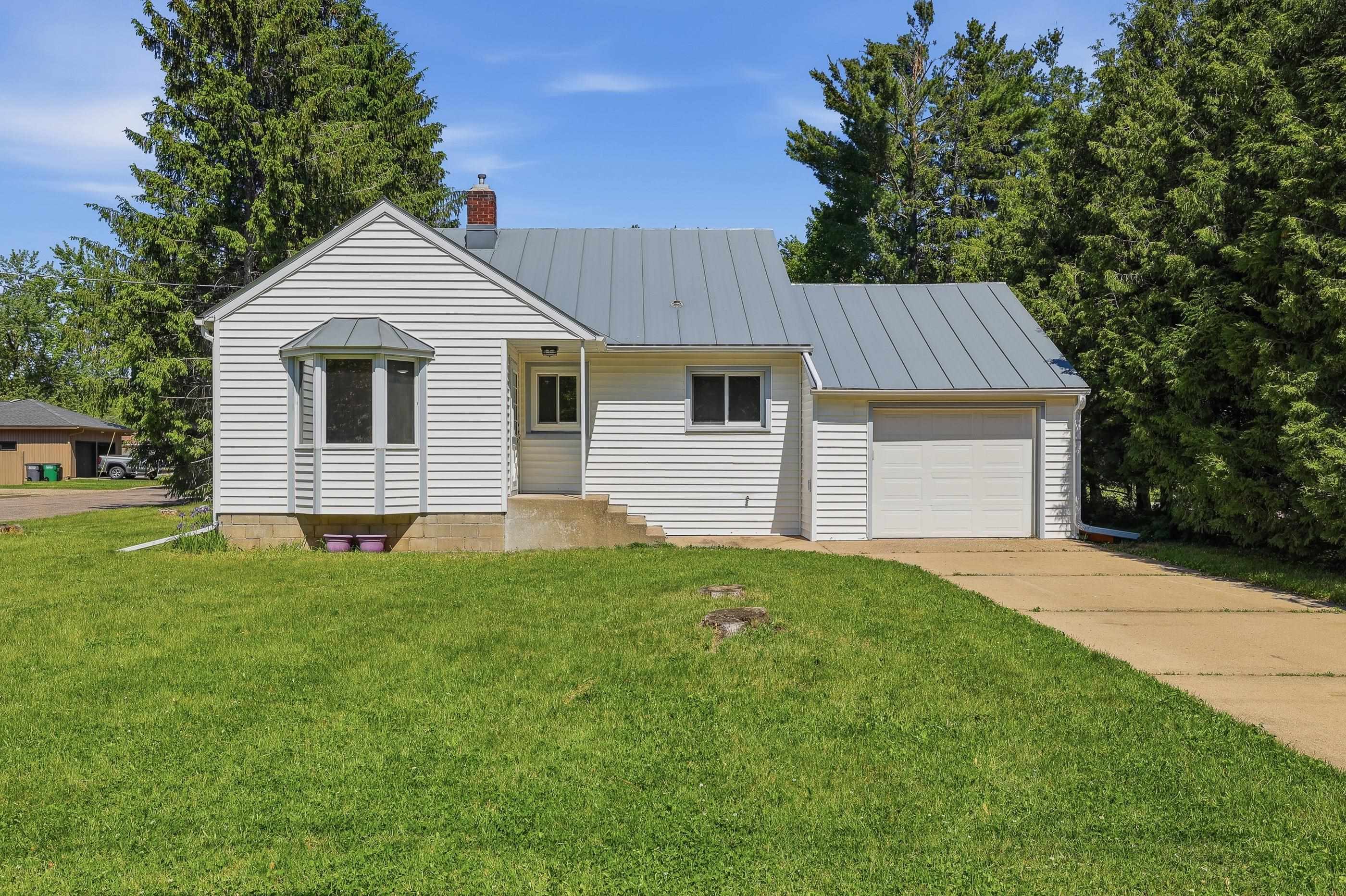 2911 REDDIN ROAD, Wisconsin Rapids, Wisconsin 54495, 3 Bedrooms Bedrooms, ,1 BathroomBathrooms,Residential,For Sale,2911 REDDIN ROAD,22602370