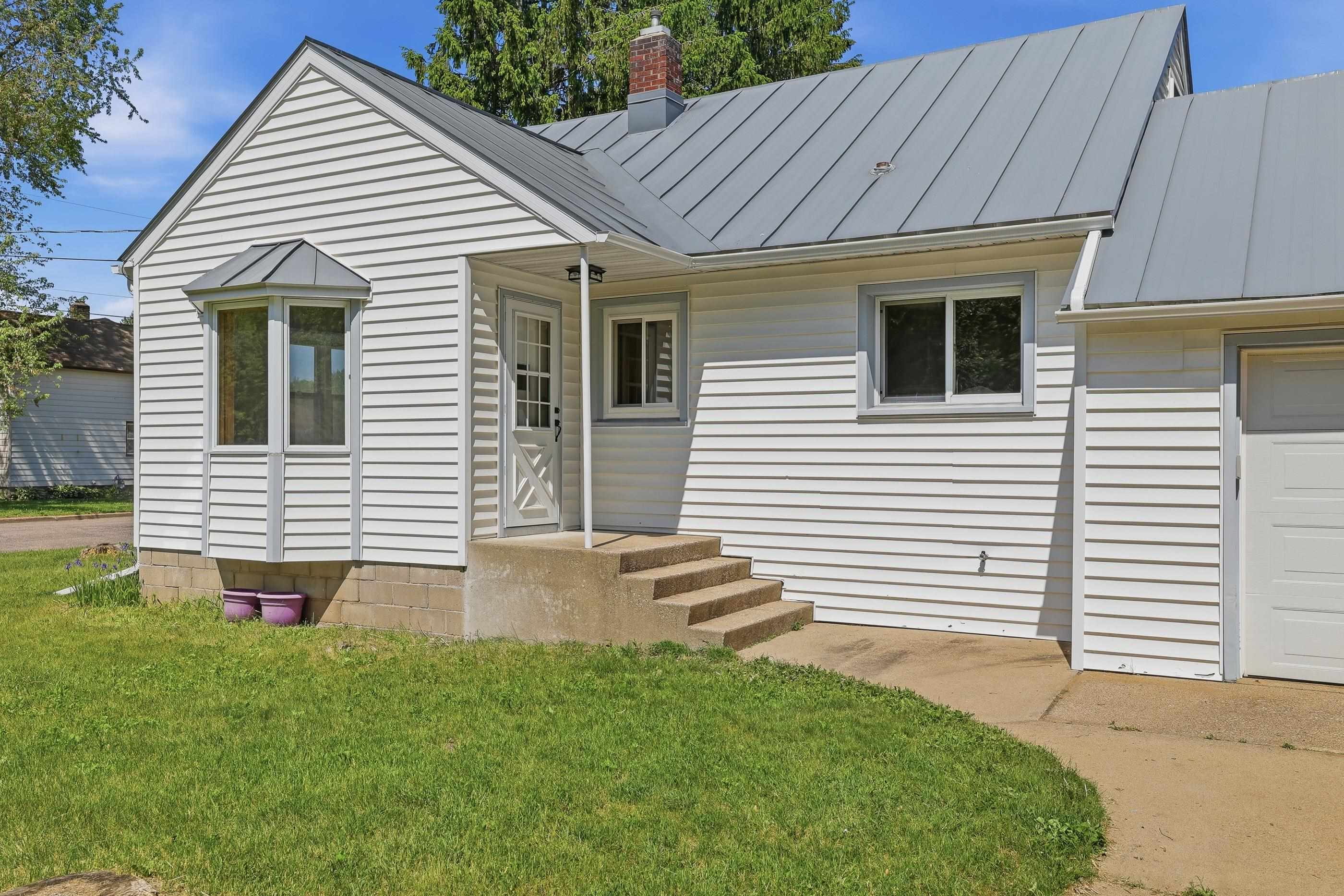 2911 REDDIN ROAD, Wisconsin Rapids, Wisconsin 54495, 3 Bedrooms Bedrooms, ,1 BathroomBathrooms,Residential,For Sale,2911 REDDIN ROAD,22602370
