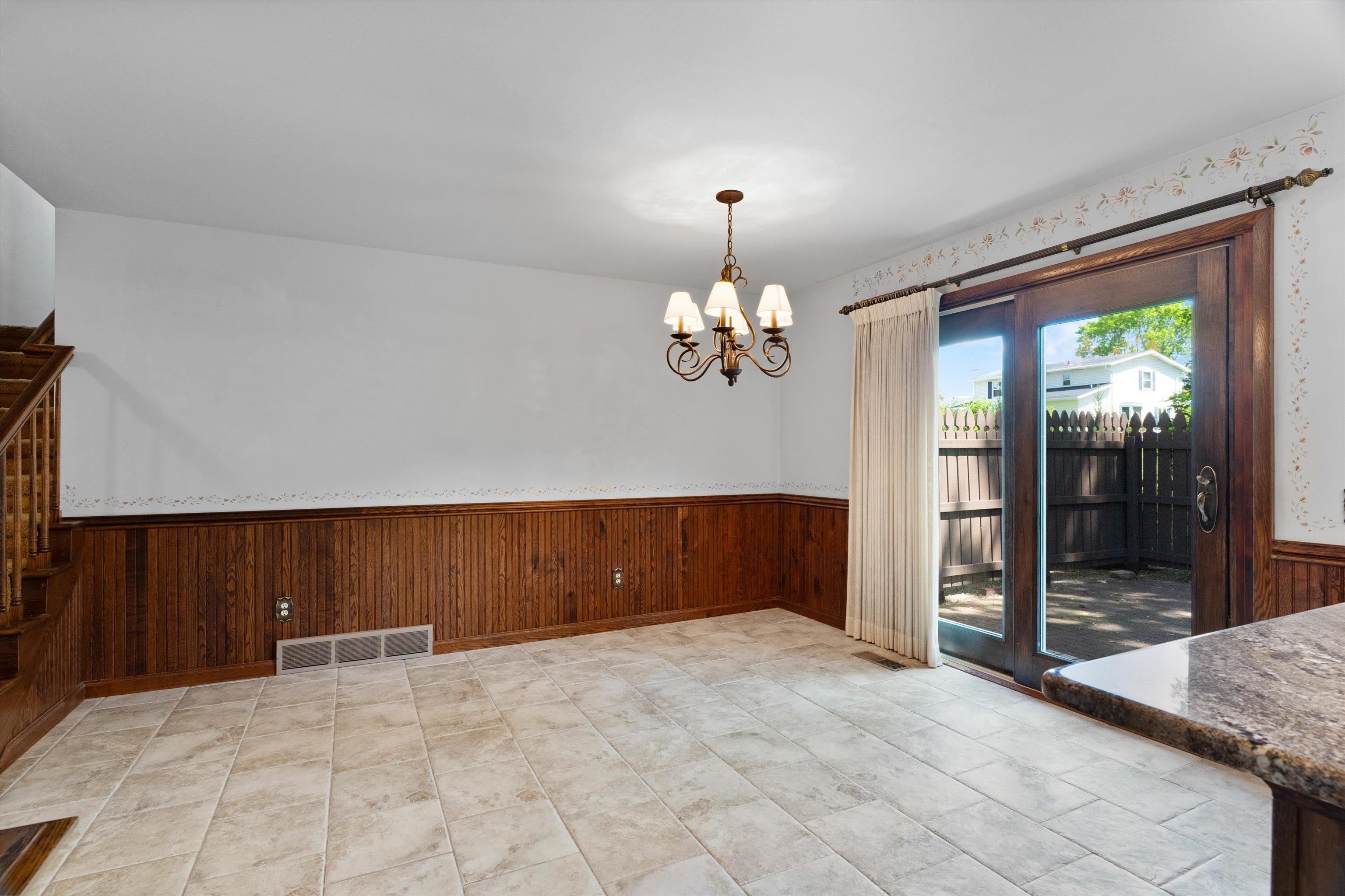 1506 W 4TH STREET, Marshfield, Wisconsin 54449-2545, 4 Bedrooms Bedrooms, ,3 BathroomsBathrooms,Residential,For Sale,1506 W 4TH STREET,22602371
