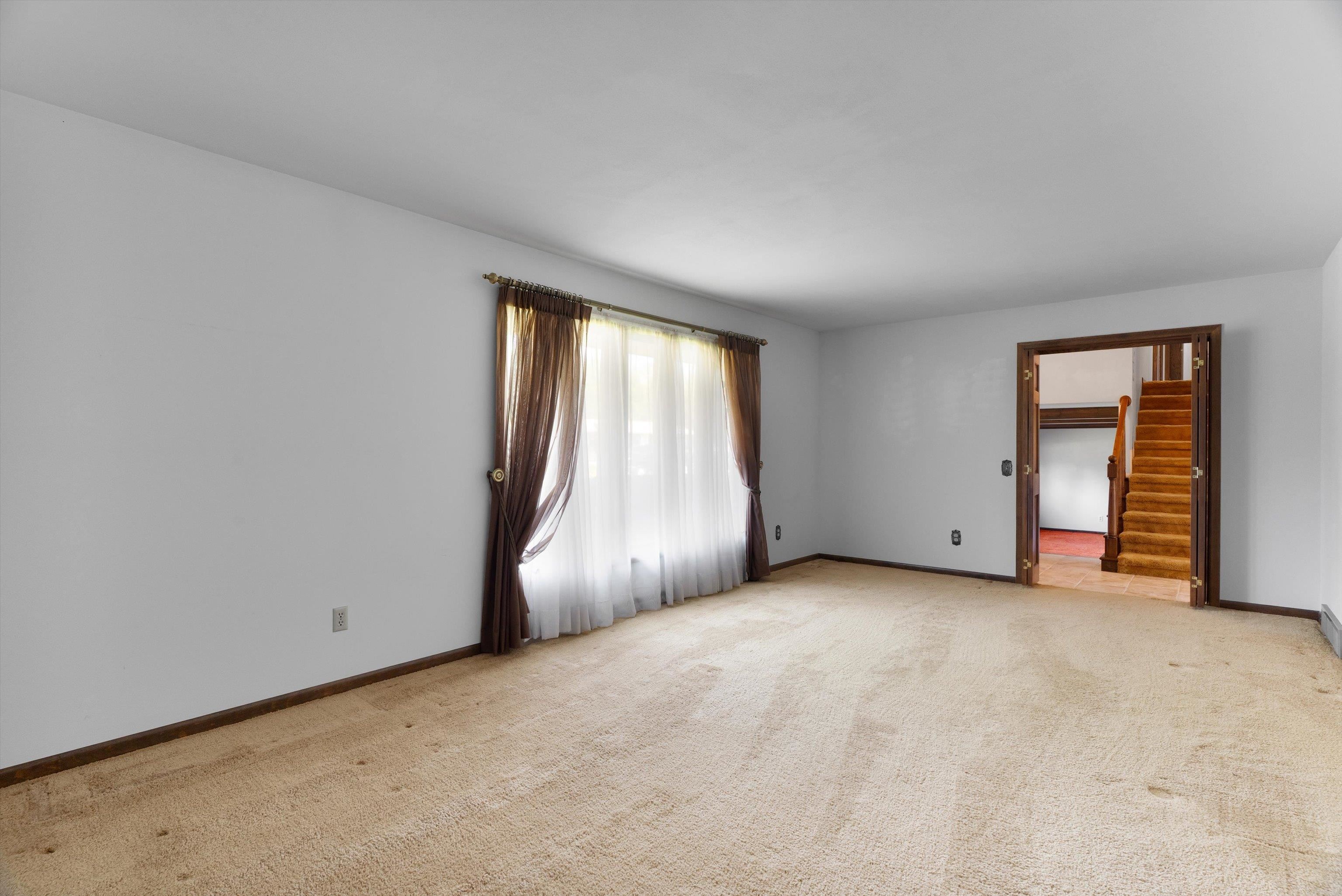 1506 W 4TH STREET, Marshfield, Wisconsin 54449-2545, 4 Bedrooms Bedrooms, ,3 BathroomsBathrooms,Residential,For Sale,1506 W 4TH STREET,22602371