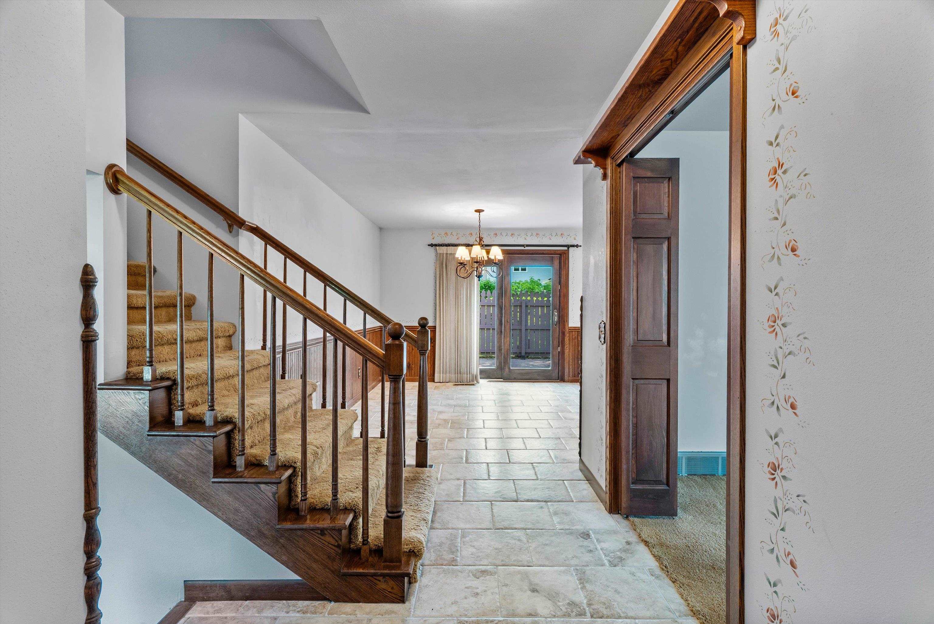 1506 W 4TH STREET, Marshfield, Wisconsin 54449-2545, 4 Bedrooms Bedrooms, ,3 BathroomsBathrooms,Residential,For Sale,1506 W 4TH STREET,22602371