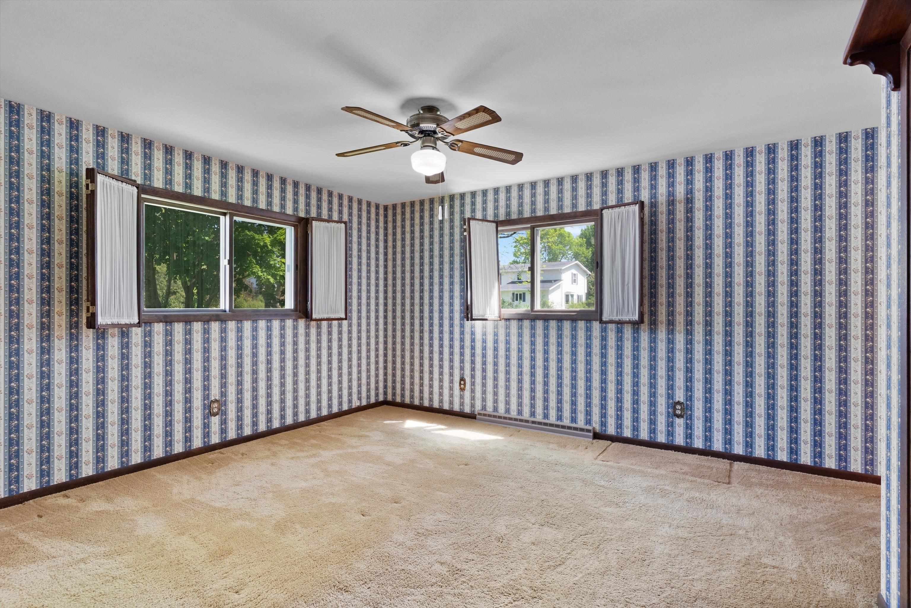 1506 W 4TH STREET, Marshfield, Wisconsin 54449-2545, 4 Bedrooms Bedrooms, ,3 BathroomsBathrooms,Residential,For Sale,1506 W 4TH STREET,22602371