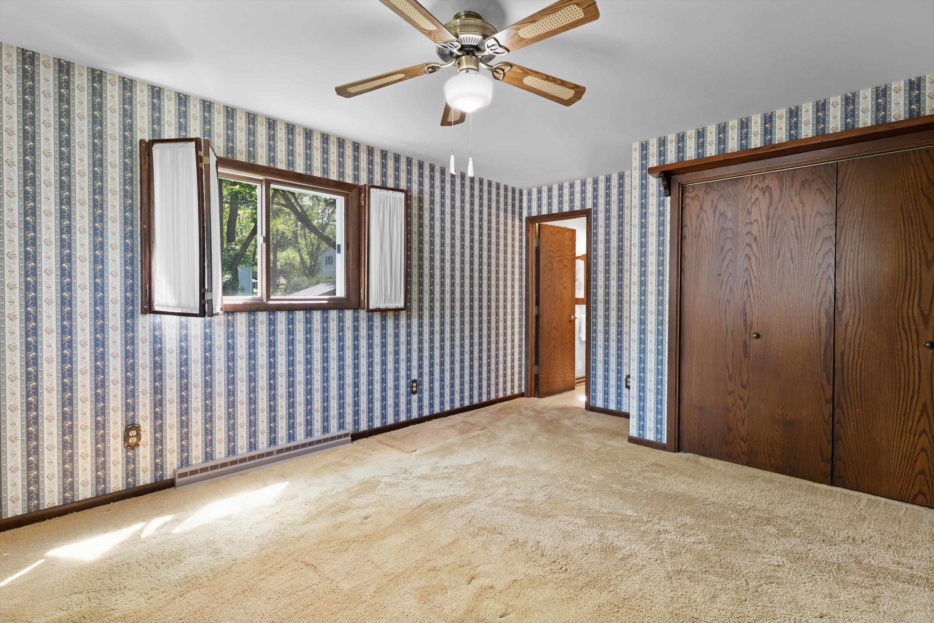 1506 W 4TH STREET, Marshfield, Wisconsin 54449-2545, 4 Bedrooms Bedrooms, ,3 BathroomsBathrooms,Residential,For Sale,1506 W 4TH STREET,22602371